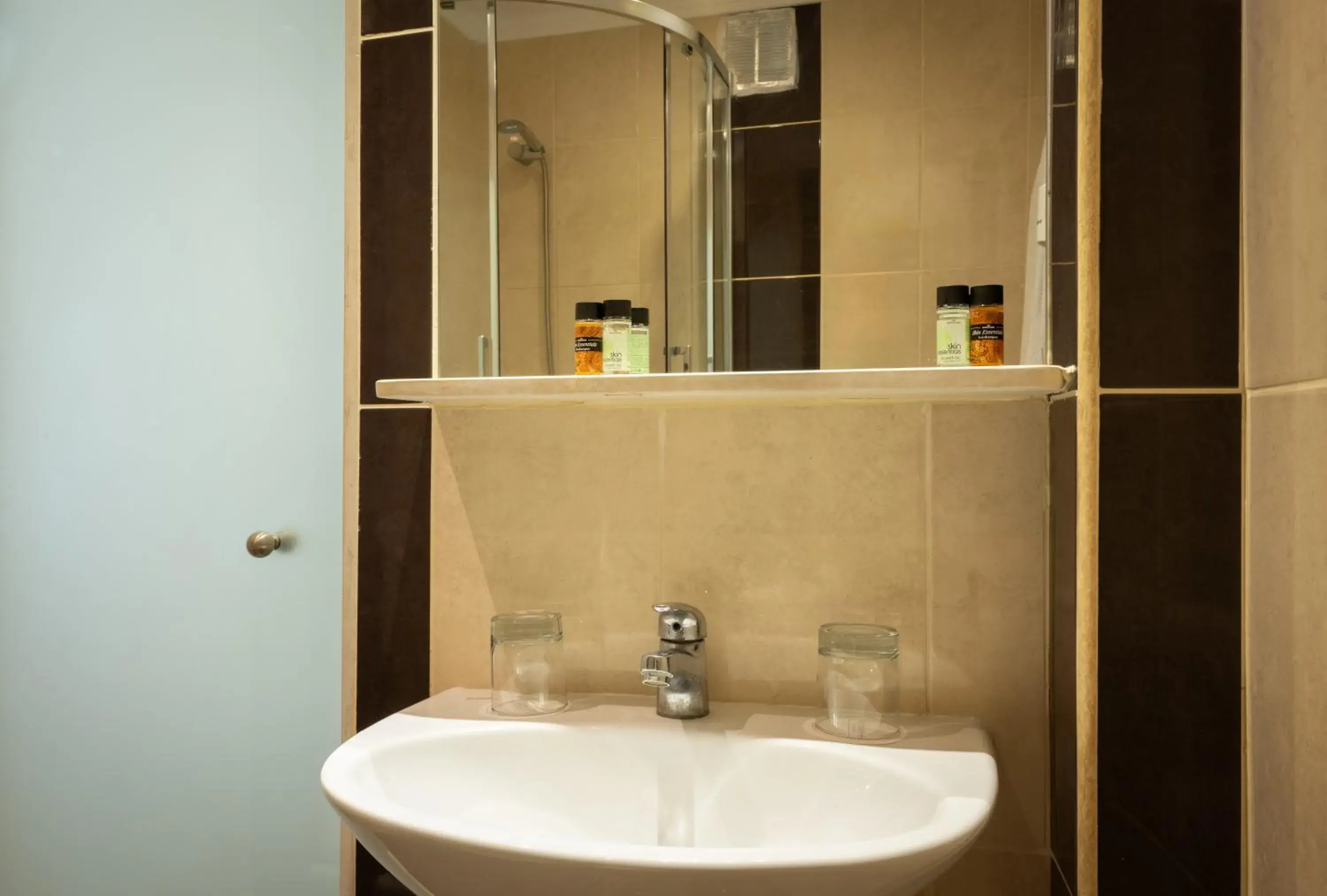 Bathroom in Canvas by Mitsis Messonghi Bathroom in Canvas by Mitsis Messonghi