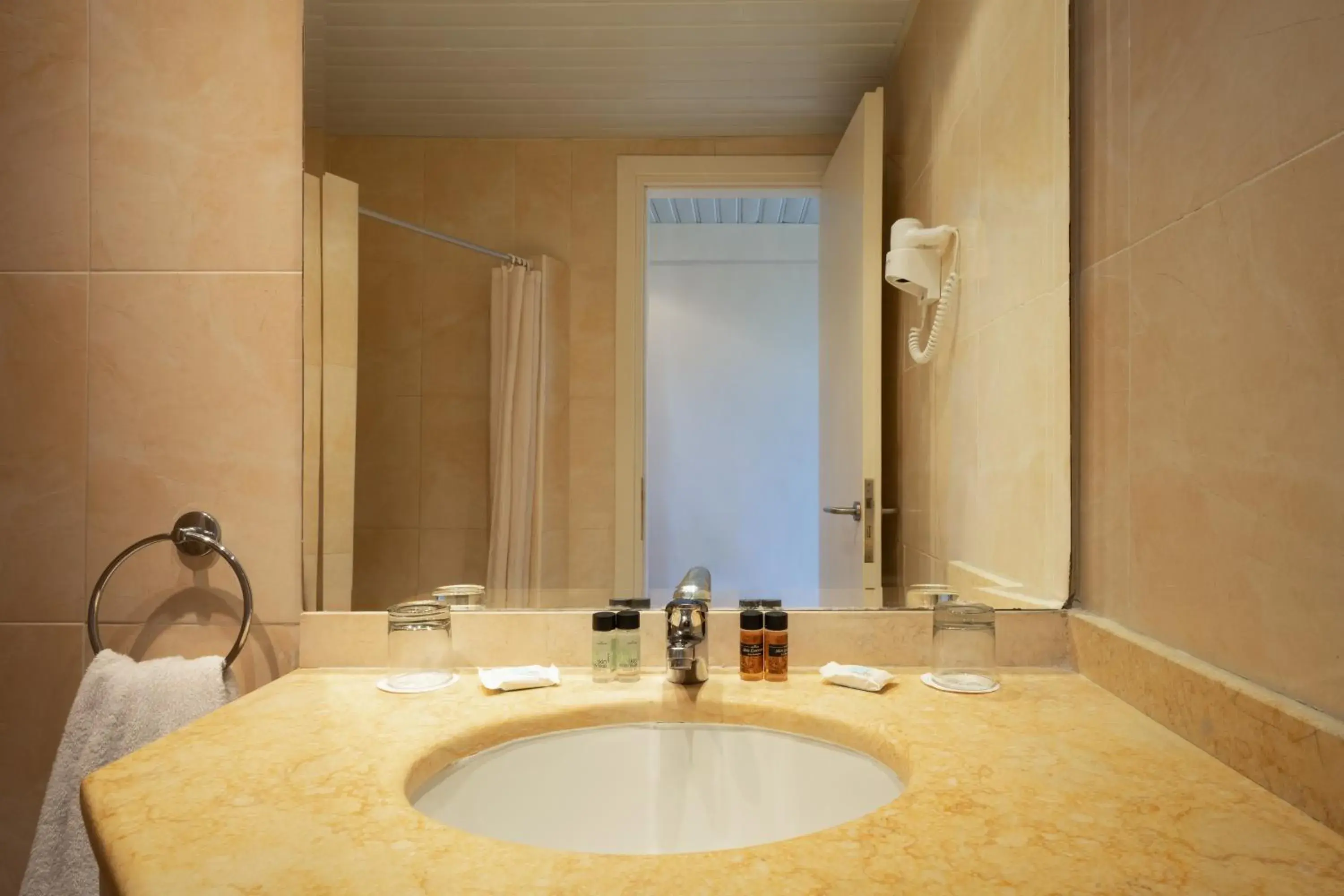 Bathroom in Canvas by Mitsis Messonghi Bathroom in Canvas by Mitsis Messonghi