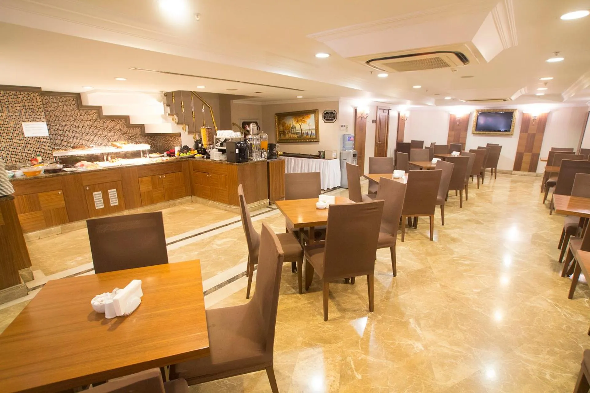 Restaurant/places to eat in Nova Plaza Taksim Square