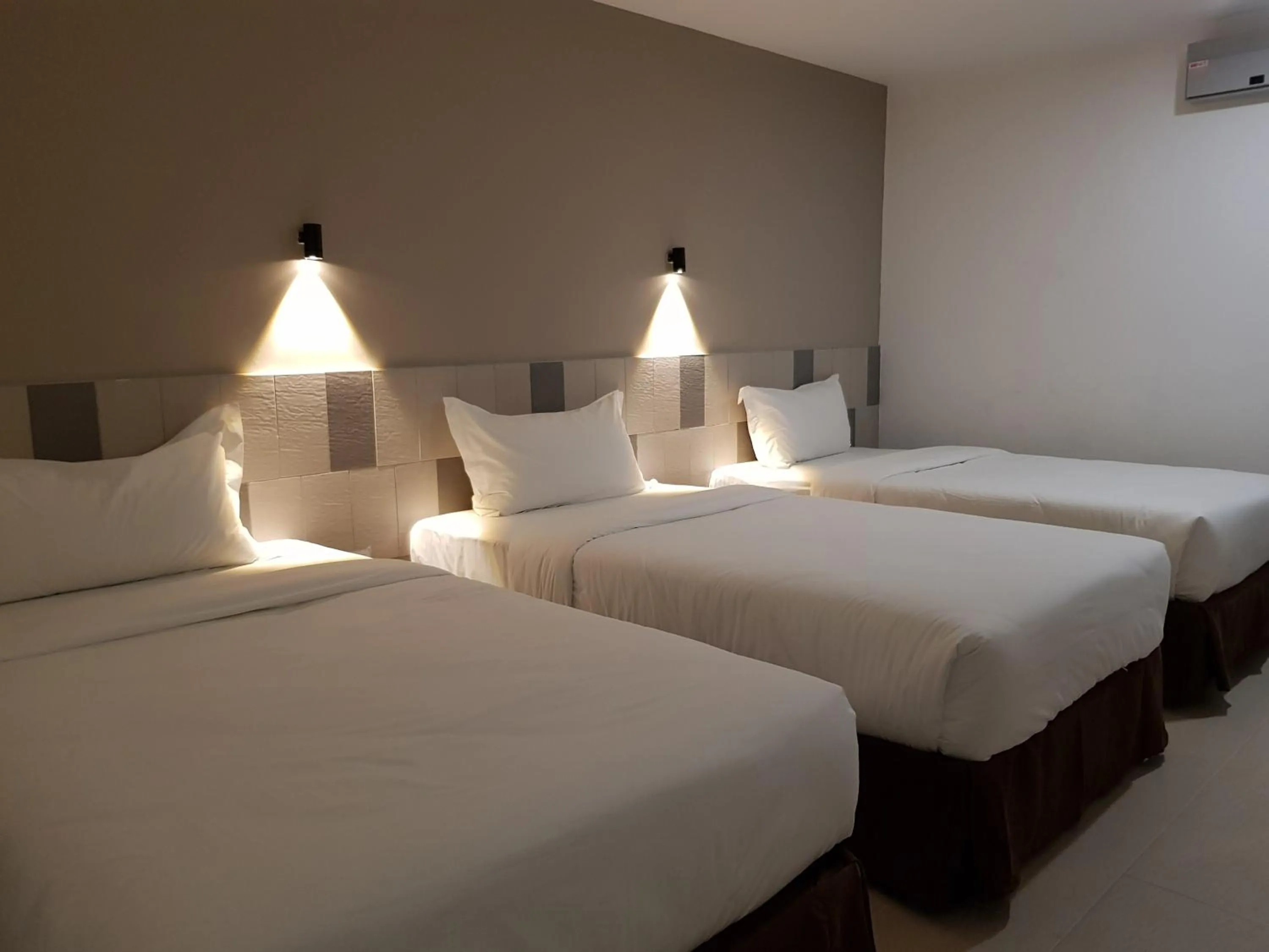 Bedroom, Bed in Leo Palace Hotel New Wing, WTC Kuala Lumpur