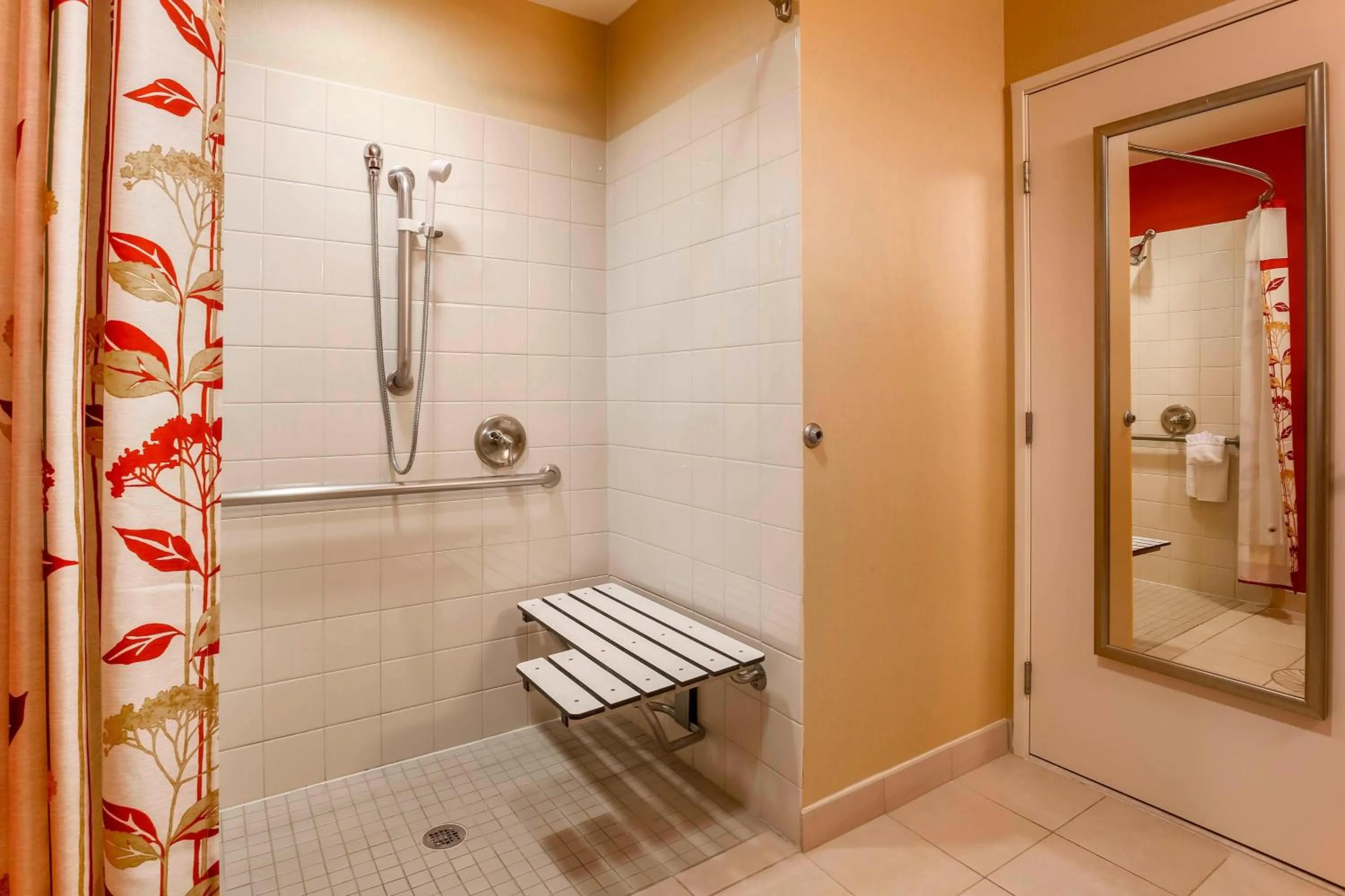 Bathroom in Courtyard by Marriott Potomac Mills Woodbridge