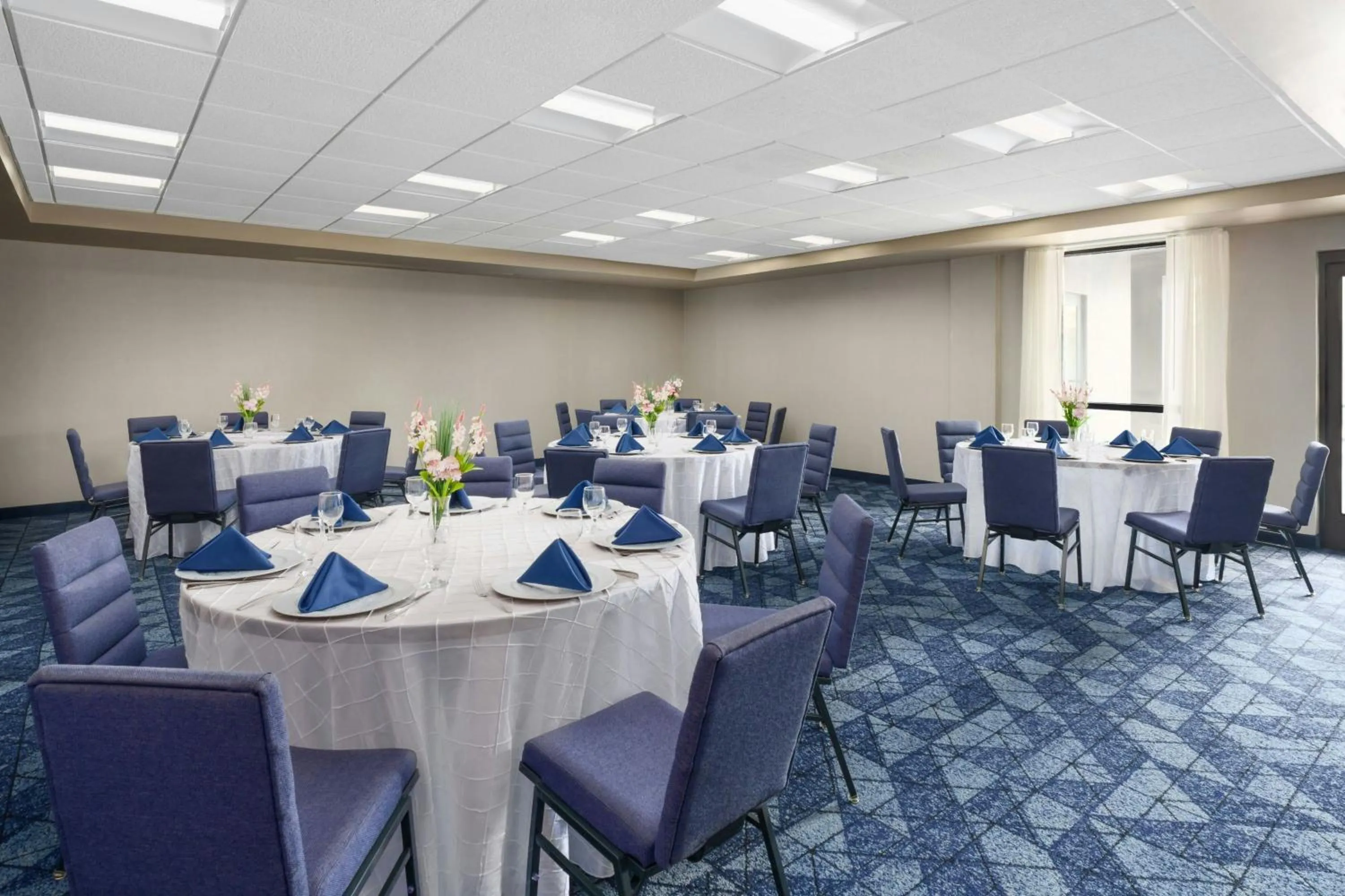 Meeting/conference room in Courtyard by Marriott Potomac Mills Woodbridge