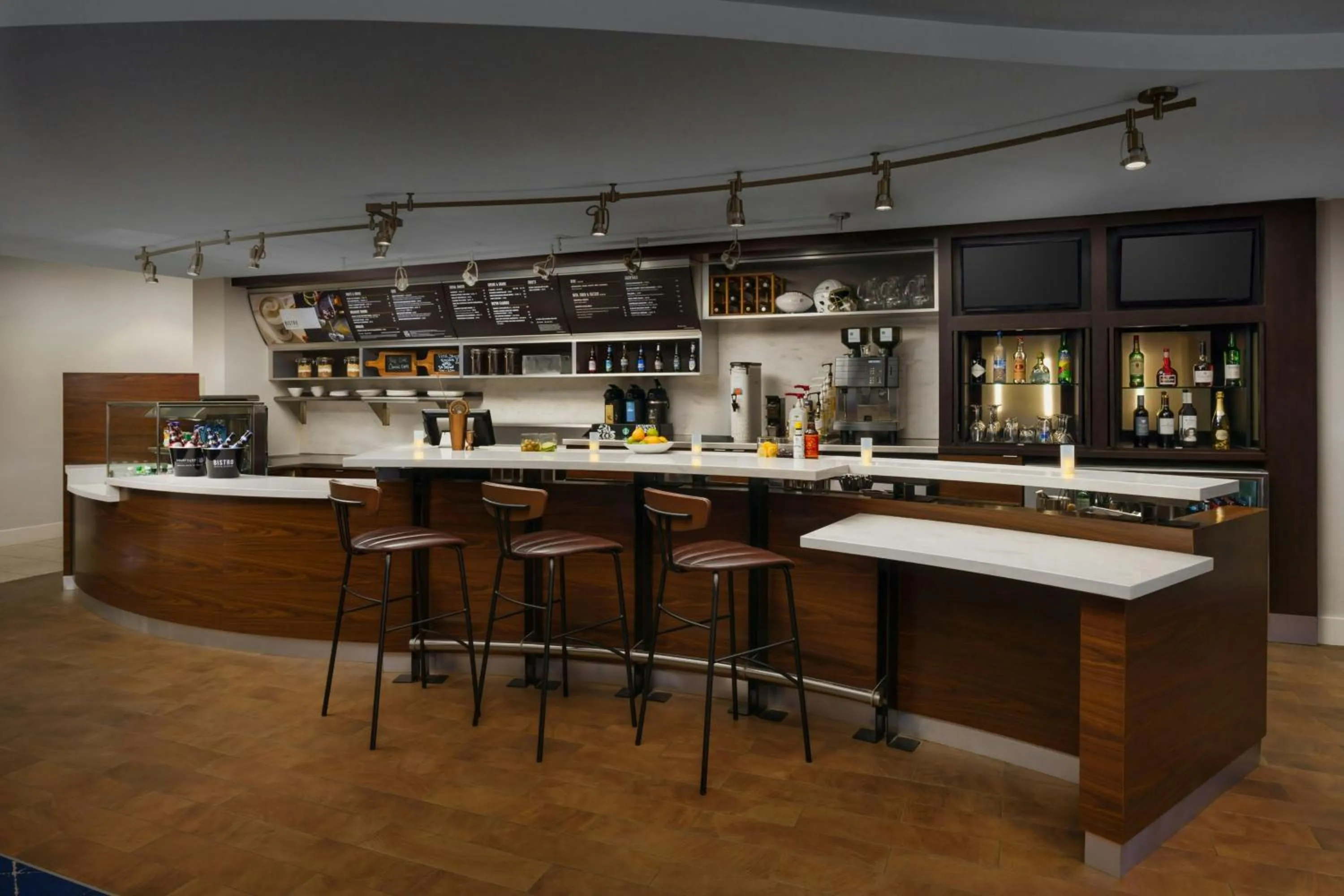 Restaurant/places to eat in Courtyard by Marriott Potomac Mills Woodbridge