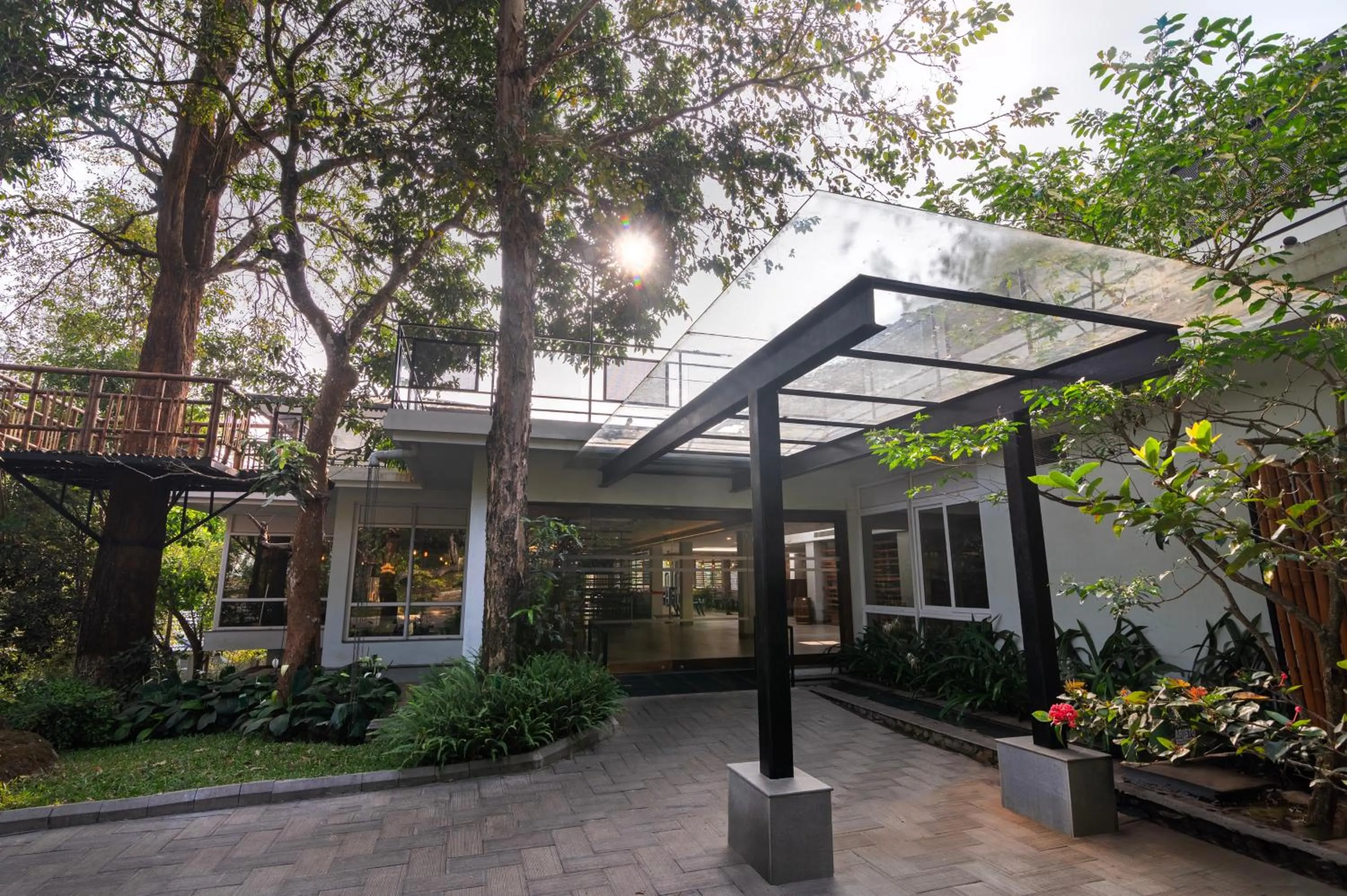 Restaurant/places to eat in Sterling Wayanad