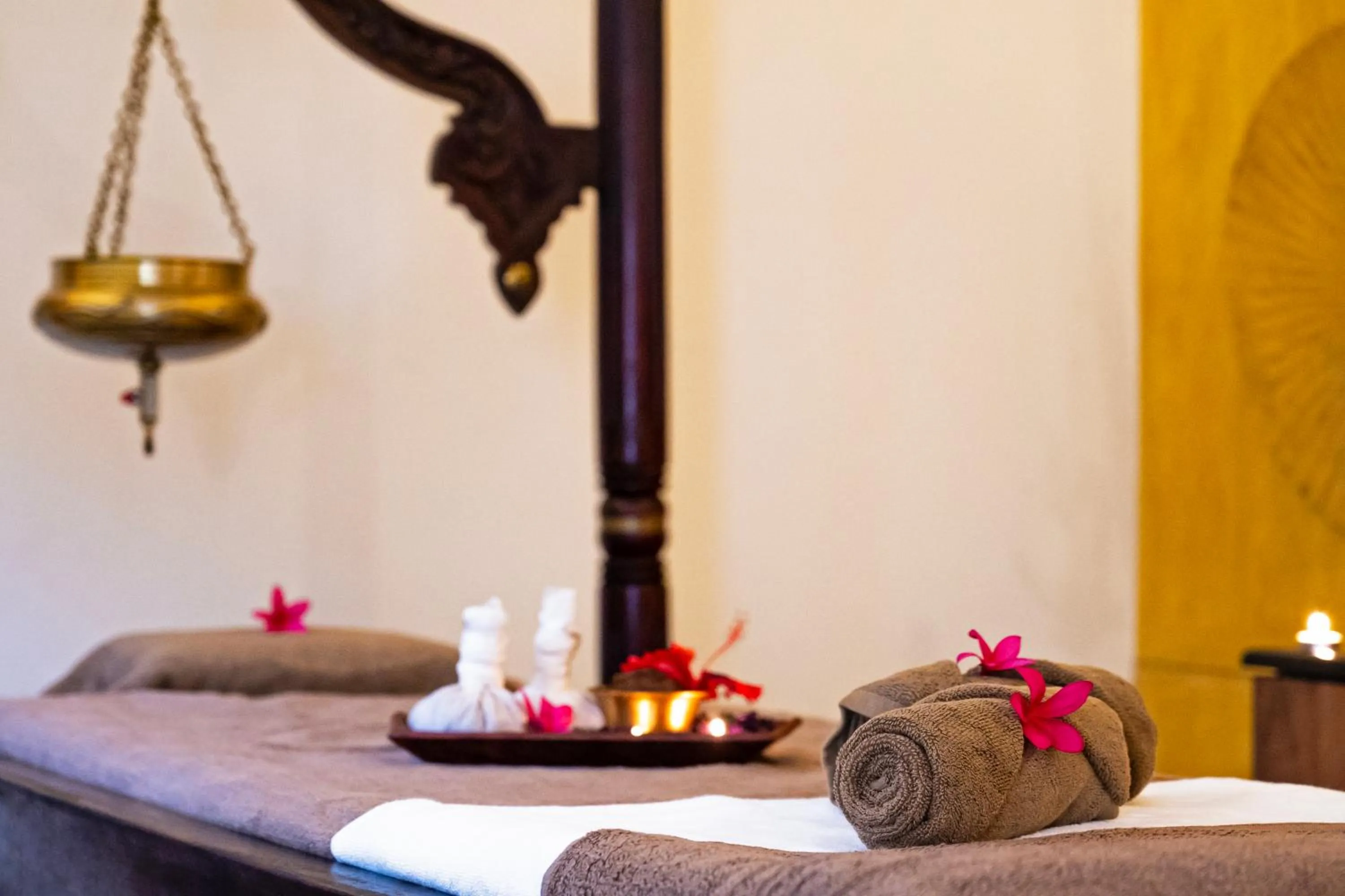 Spa and wellness centre/facilities, Bed in Sterling Wayanad