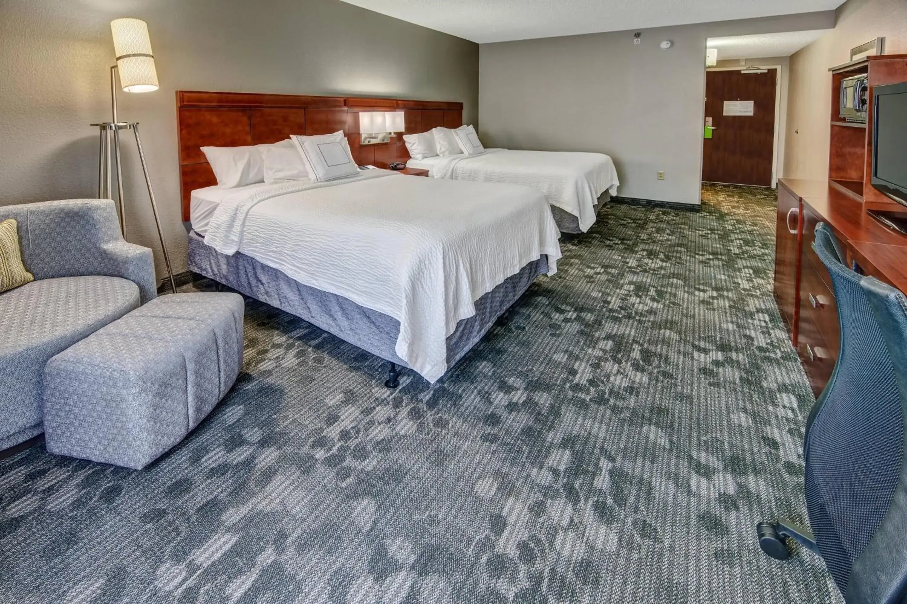 Double Room with Two Double Beds and Adapted Tub - Mobility and Hearing Accessible in Courtyard by Marriott Abilene Southwest/Abilene Mall South Double Room with Two Double Beds and Adapted Tub - Mobility and Hearing Accessible in Courtyard by Marriott Abilene Southwest/Abilene Mall South