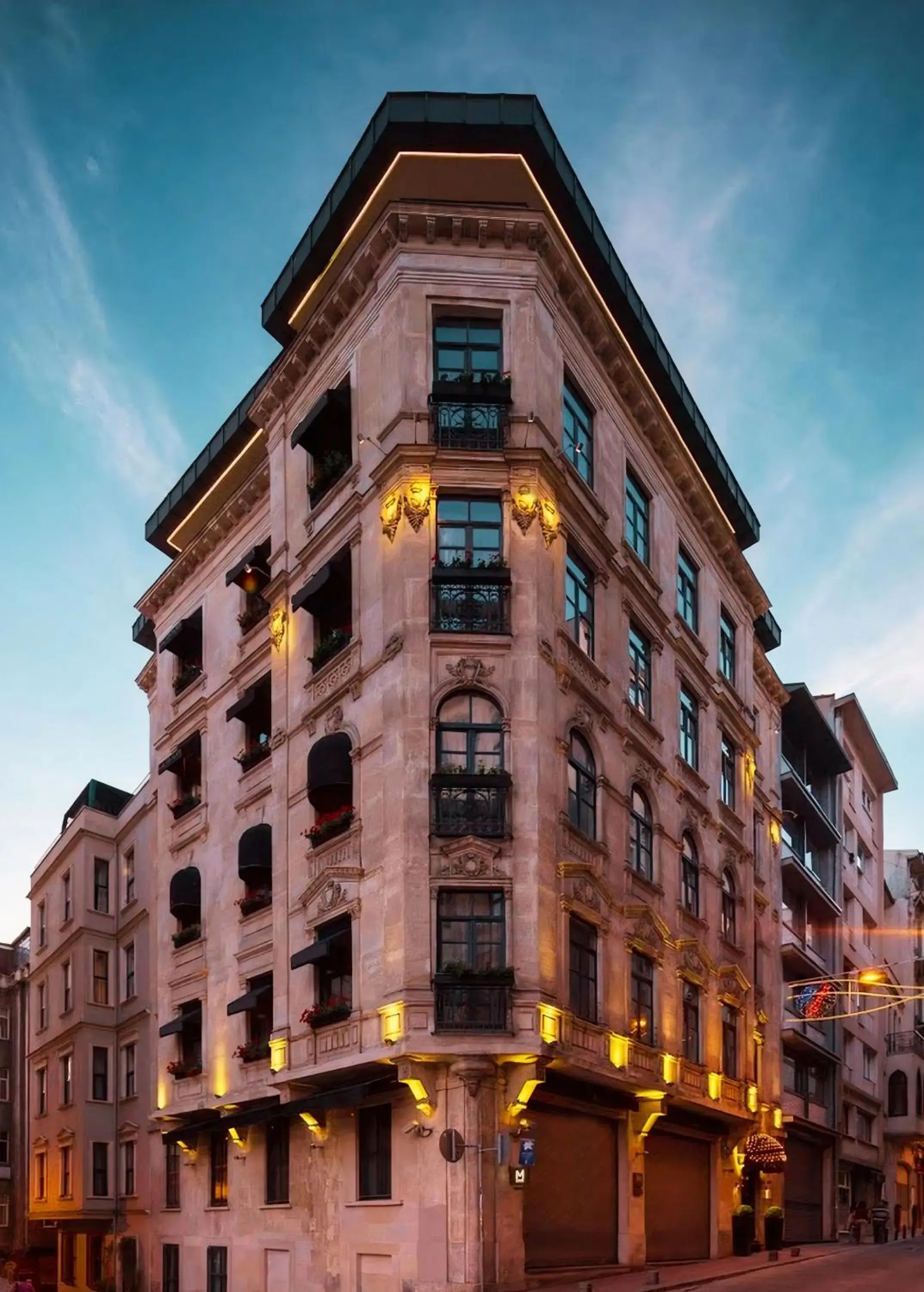 Property building in GALATA M84 Property building in GALATA M84