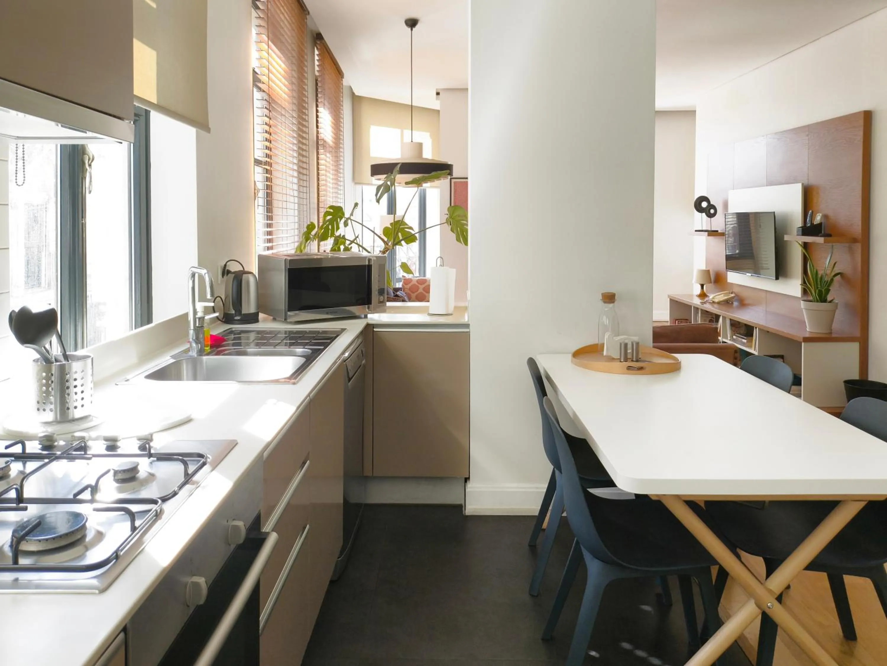 Dining area in GALATA M84