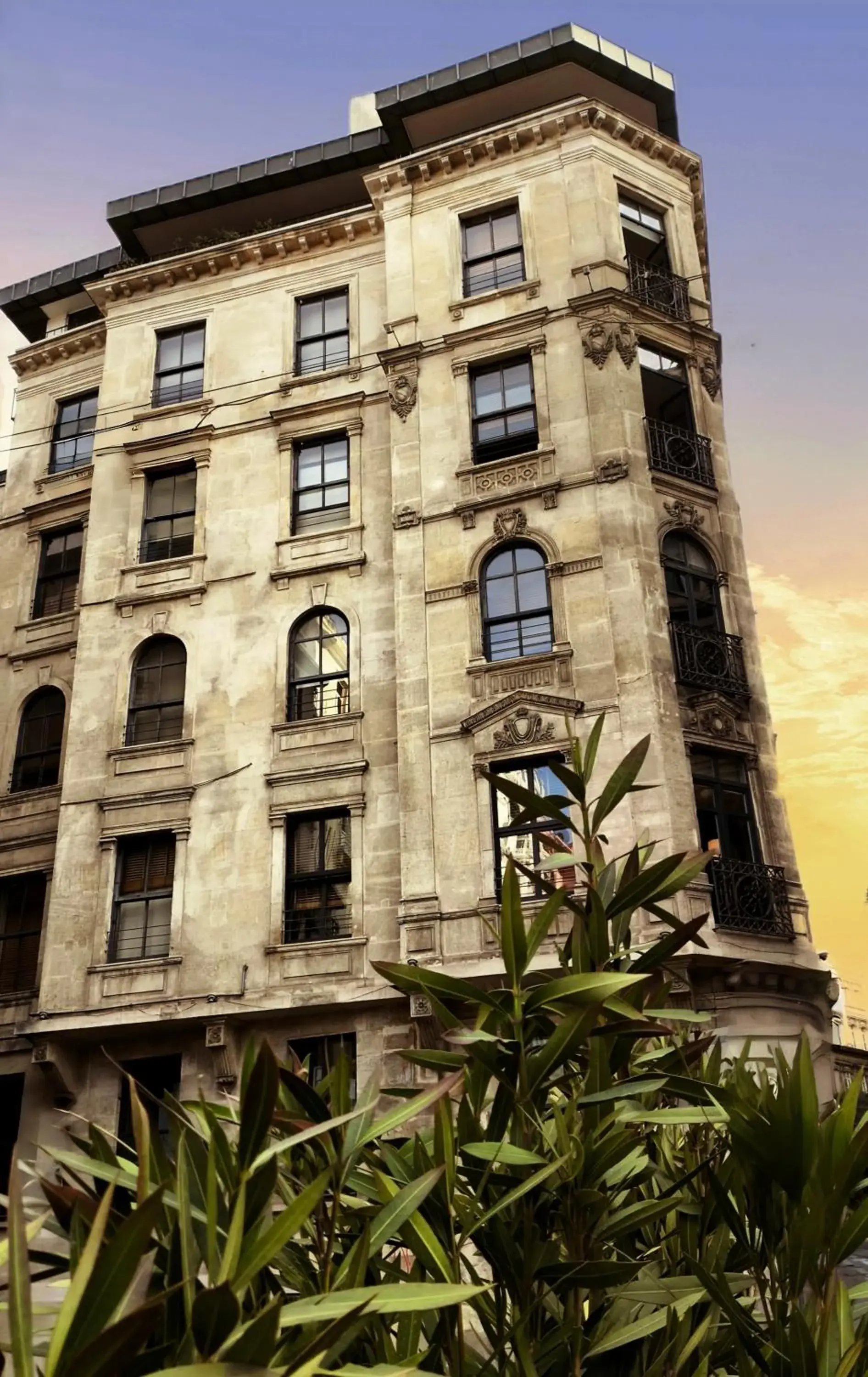 Property building in GALATA M84 Property building in GALATA M84