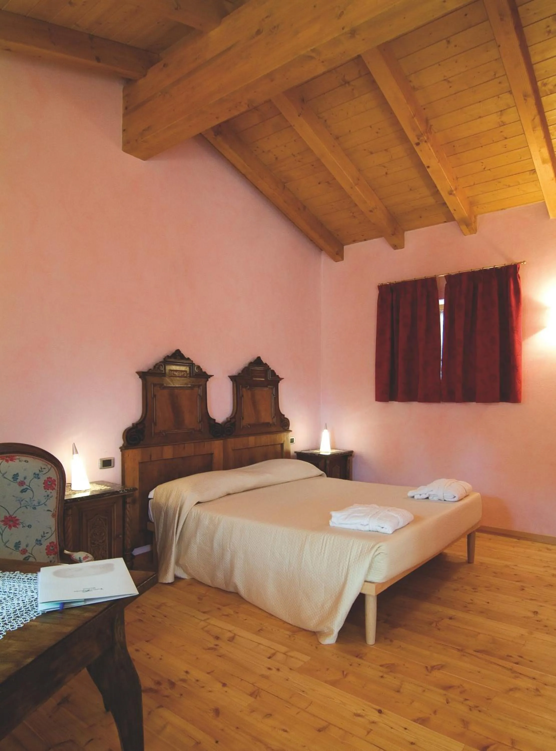 Photo of the whole room, Bed in Lokanda Devetak