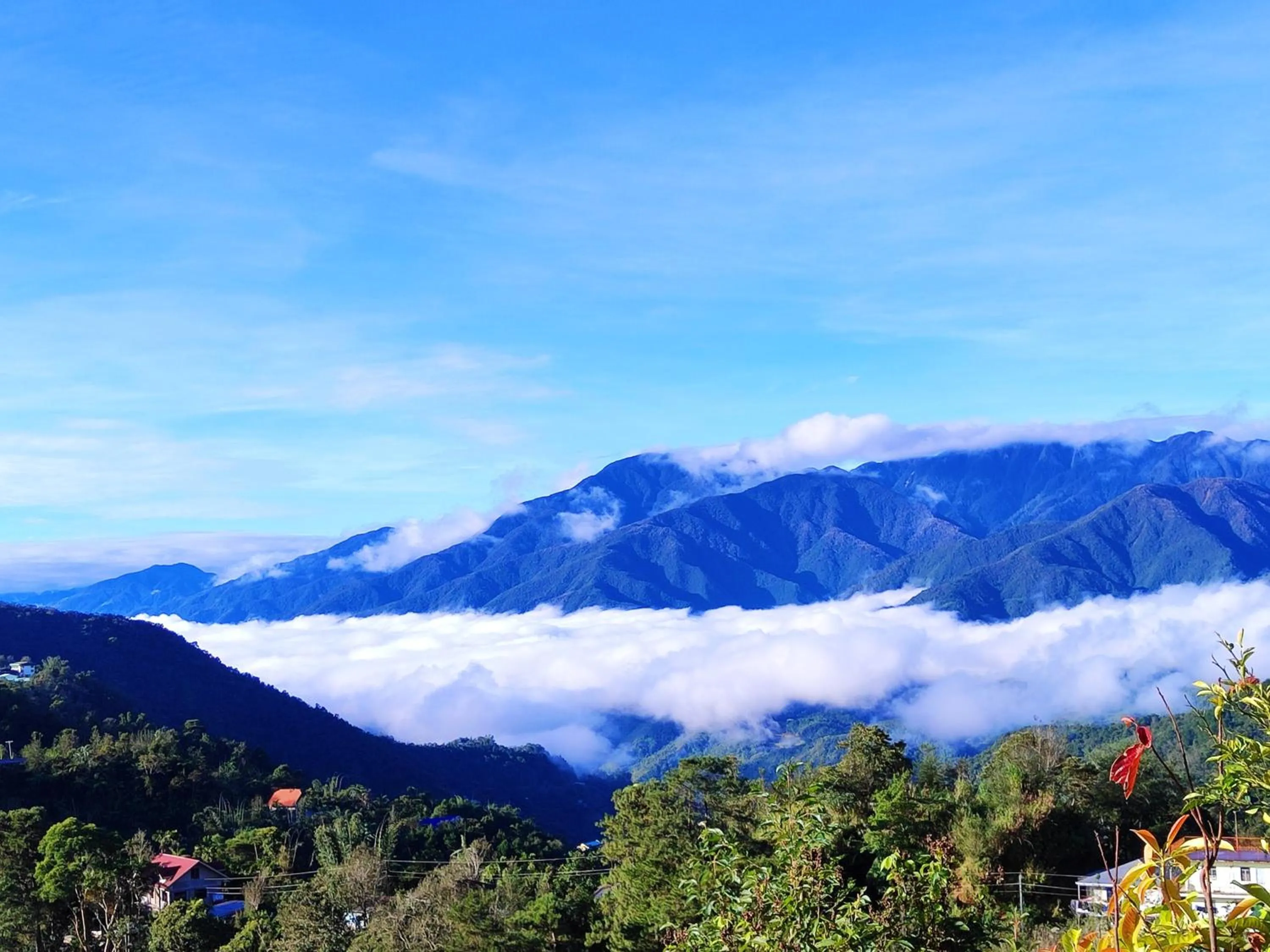 Day in Hiwang Native House Inn & Viewdeck