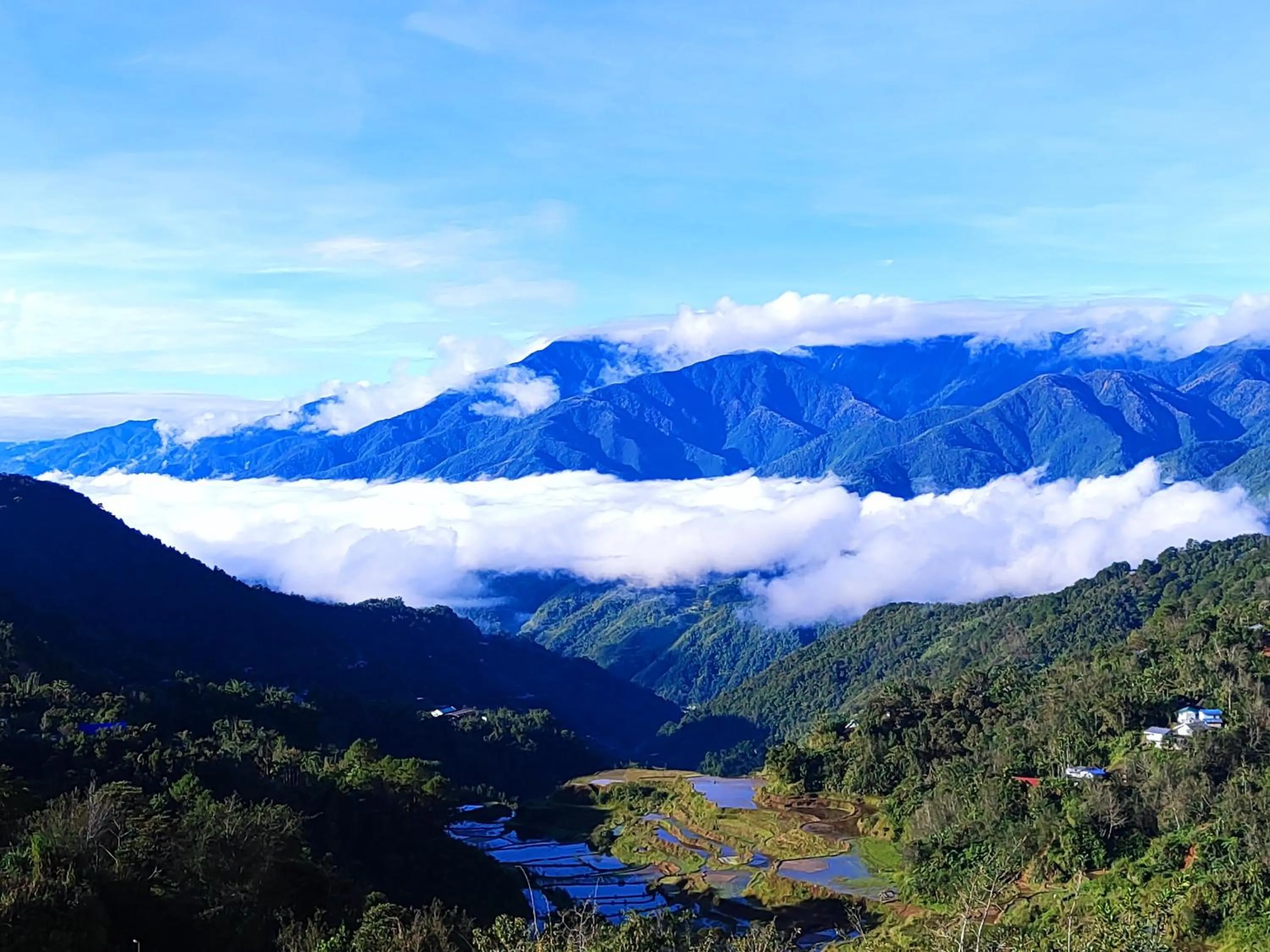 Day in Hiwang Native House Inn & Viewdeck