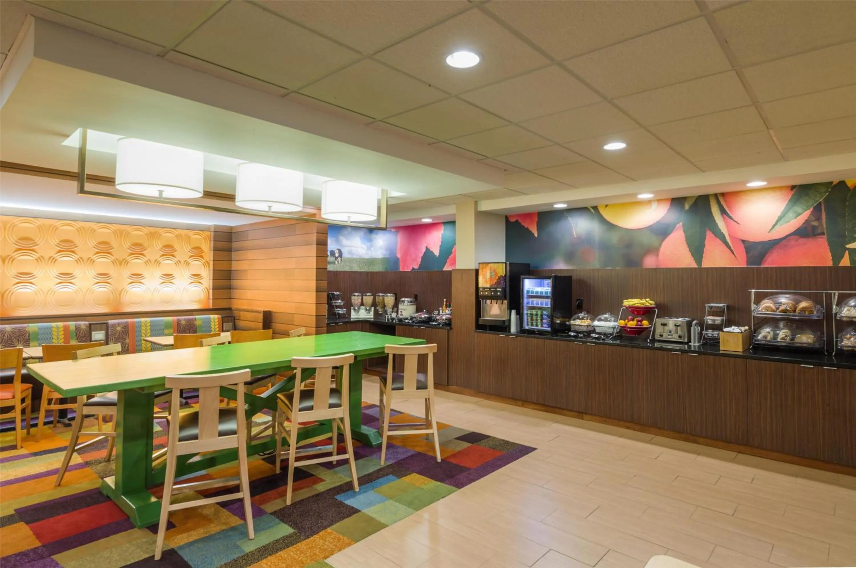 Breakfast in Best Western Allentown Bethlehem Lehigh Valley Inn & Suites