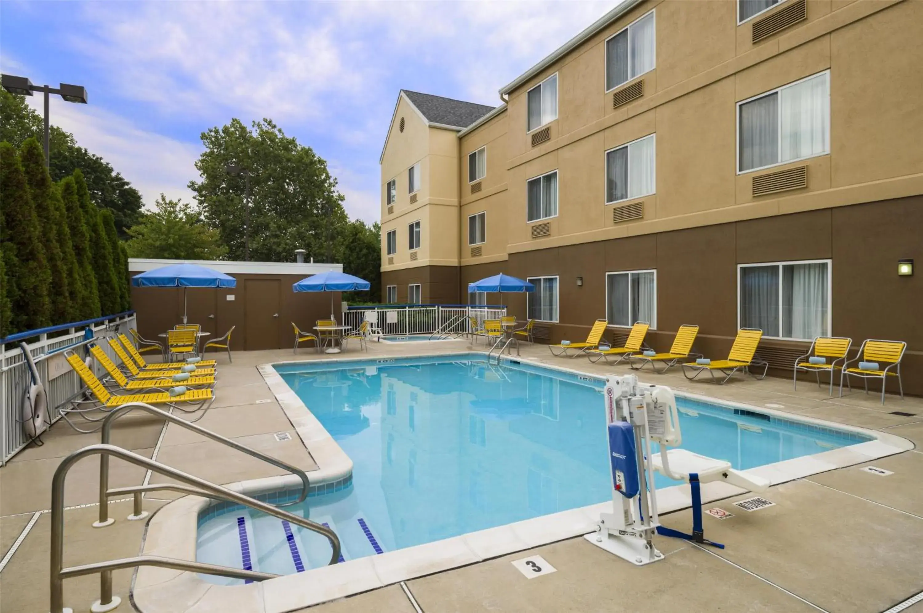 Pool view in Best Western Allentown Bethlehem Lehigh Valley Inn & Suites Pool view in Best Western Allentown Bethlehem Lehigh Valley Inn & Suites