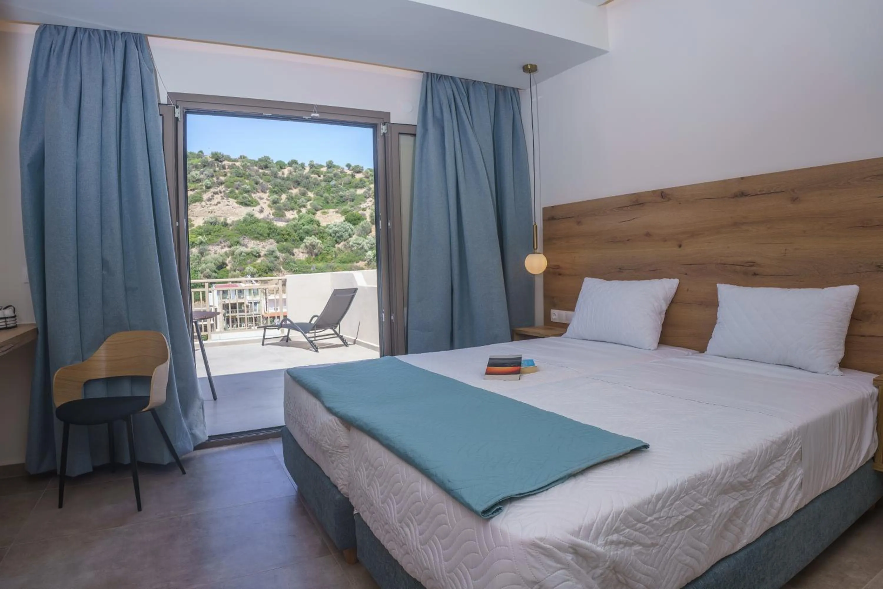 Bedroom in Sunlight Hotel