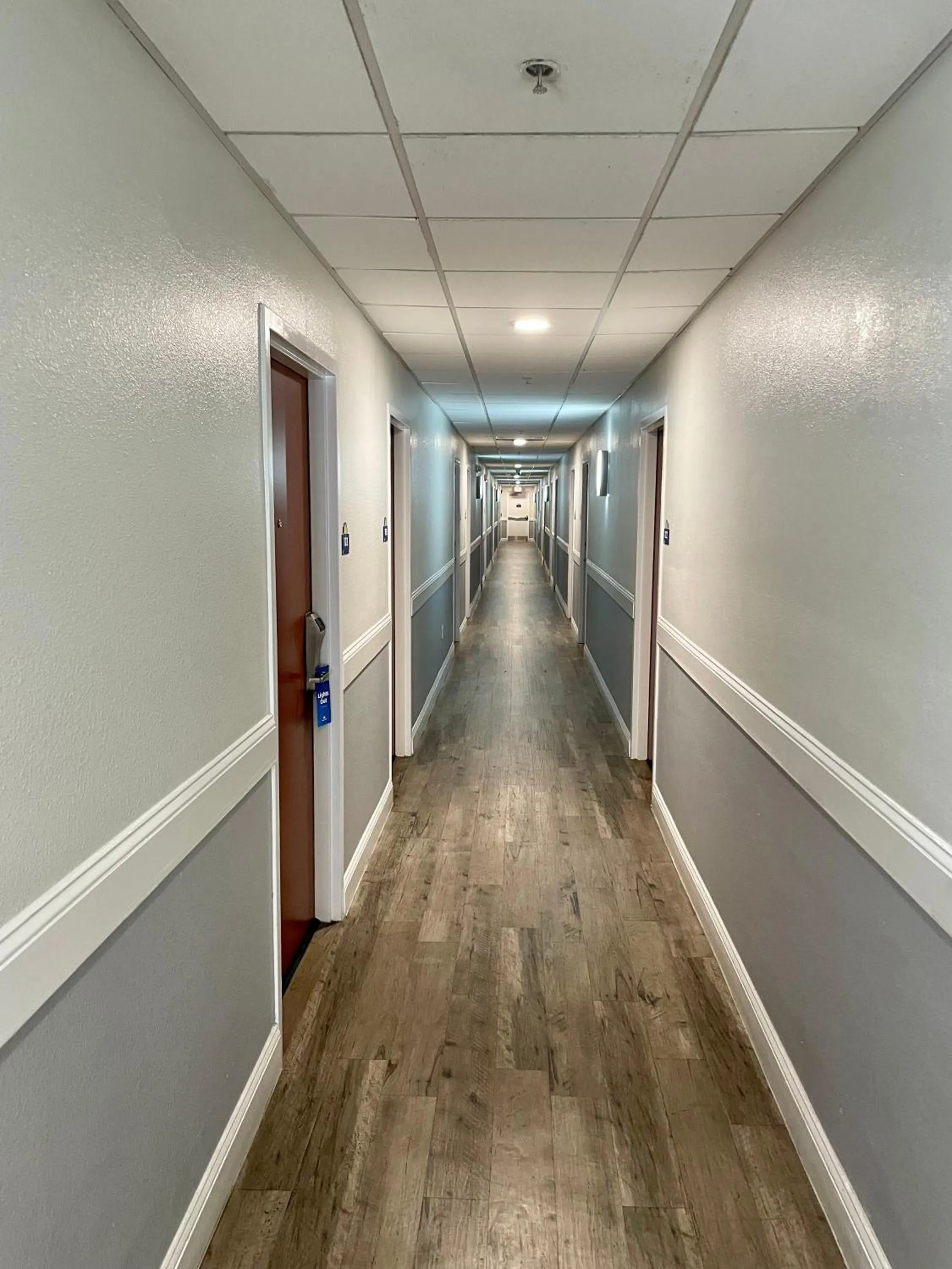 Property building in Days Inn & Suites by Wyndham Lakeland