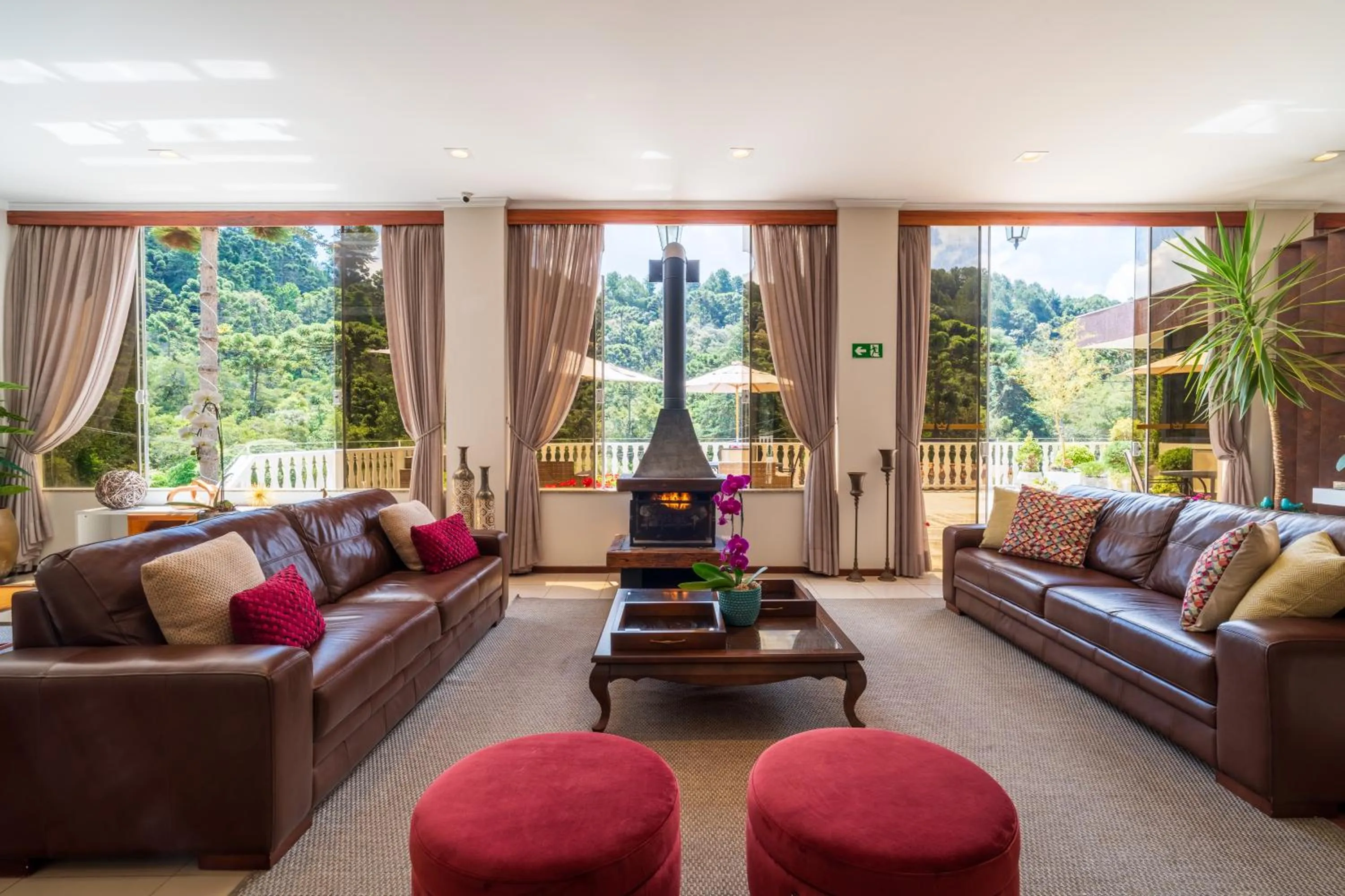Living room in Pousada Grandchamp - Campos do Jordao