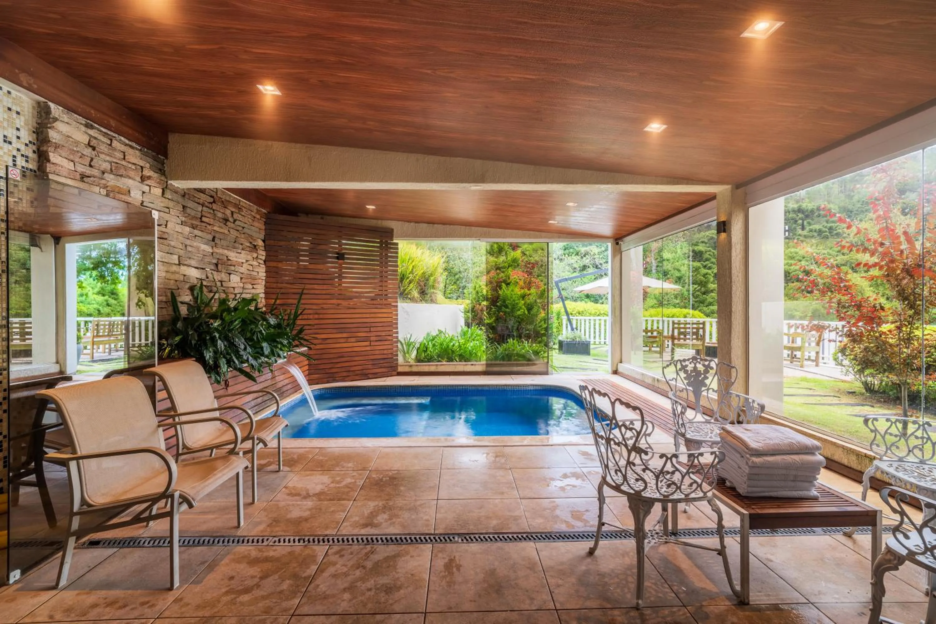 Pool view in Pousada Grandchamp - Campos do Jordao