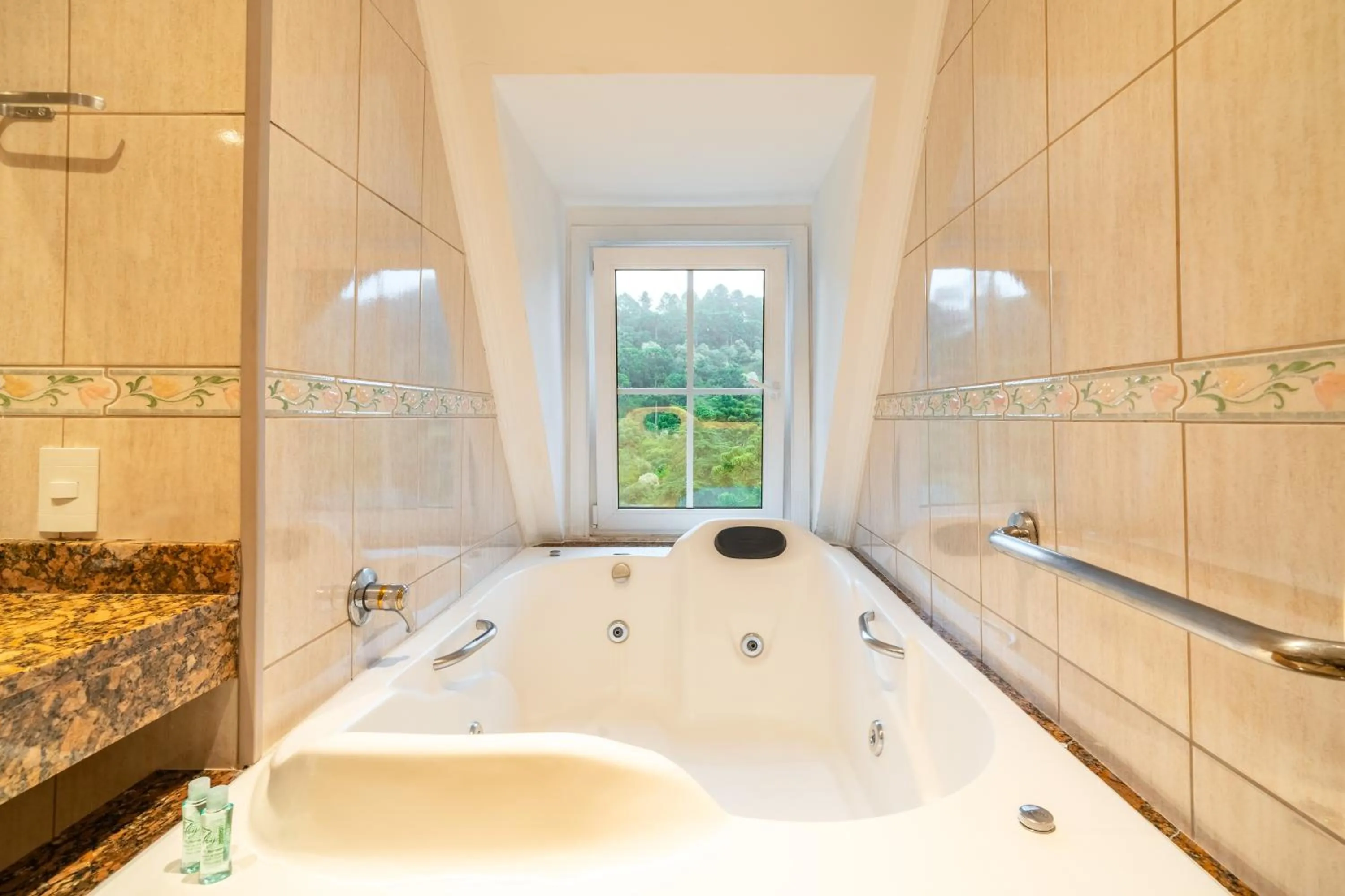 Hot Tub in Pousada Grandchamp - Campos do Jordao