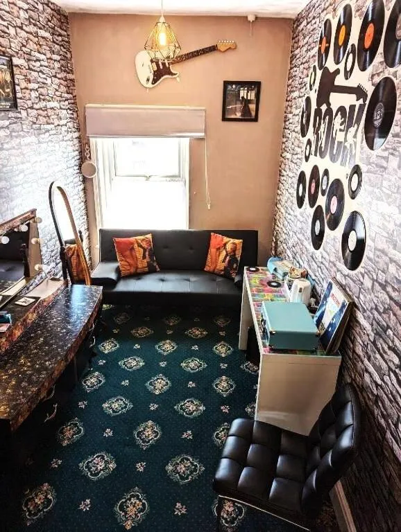 Bedroom in The Mercury