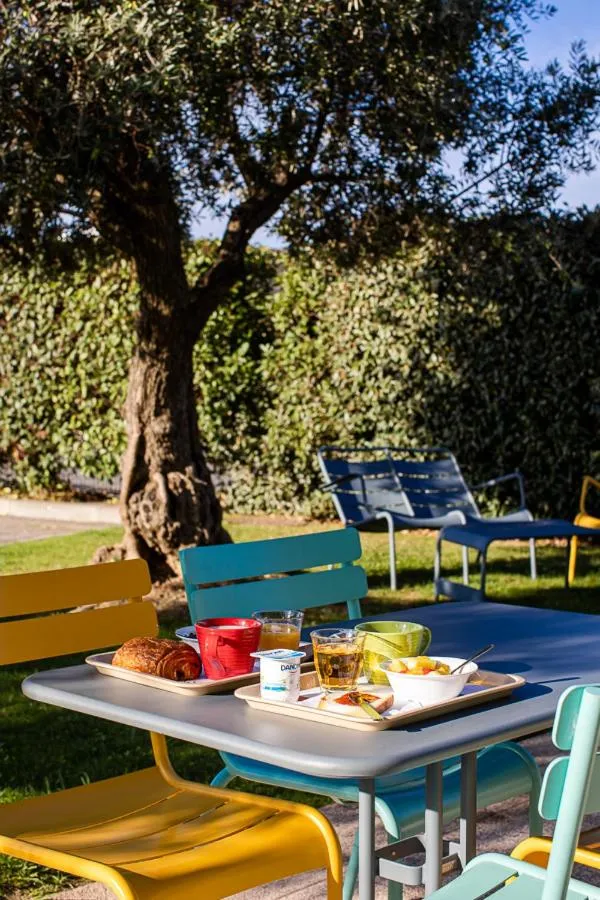 Patio in ibis budget Carcassonne Aéroport - A61