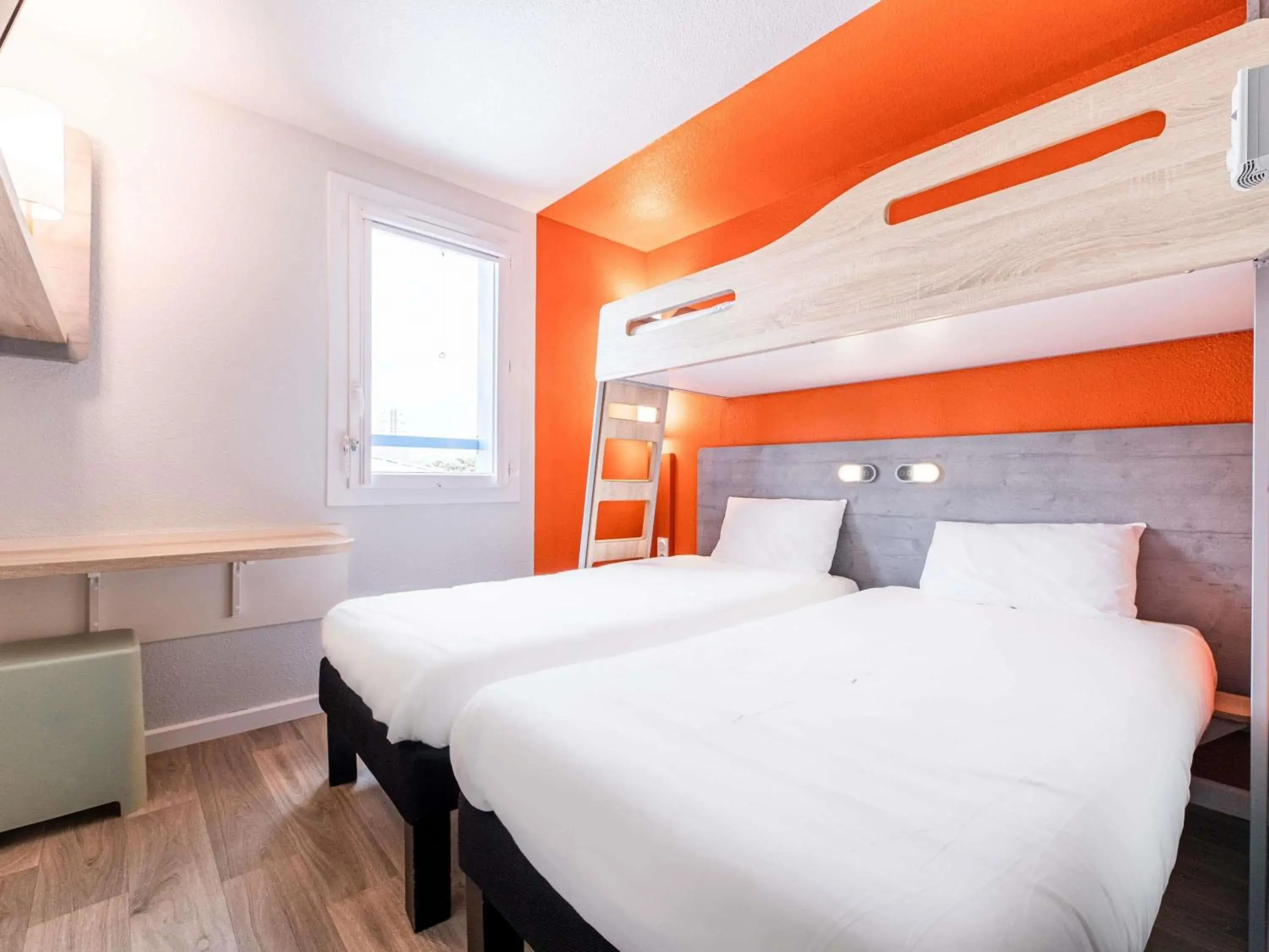 Bedroom, Bed in ibis budget Carcassonne Aéroport - A61 Bedroom, Bed in ibis budget Carcassonne Aéroport - A61