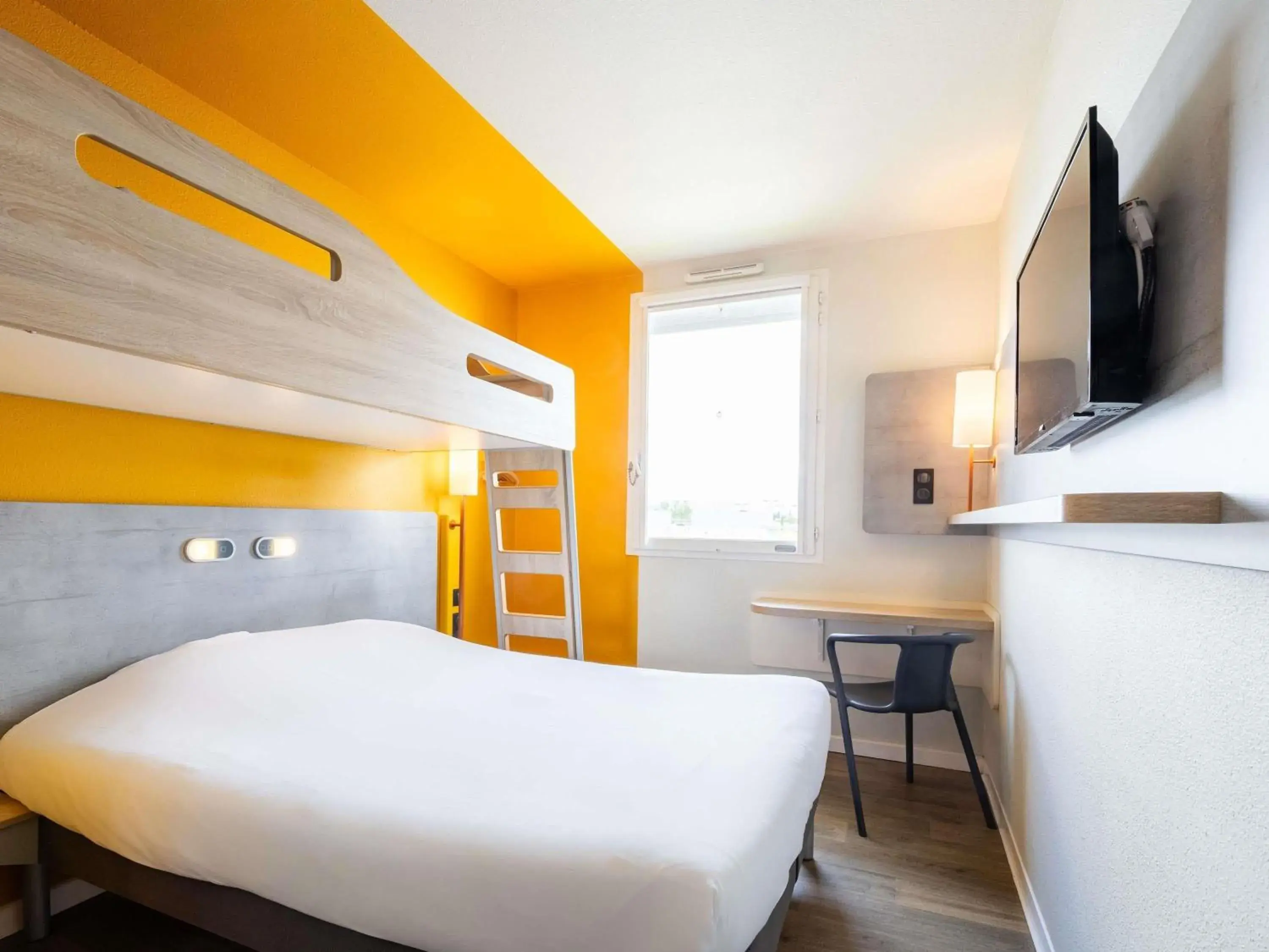 Bedroom, Bed in ibis budget Carcassonne Aéroport - A61 Bedroom, Bed in ibis budget Carcassonne Aéroport - A61