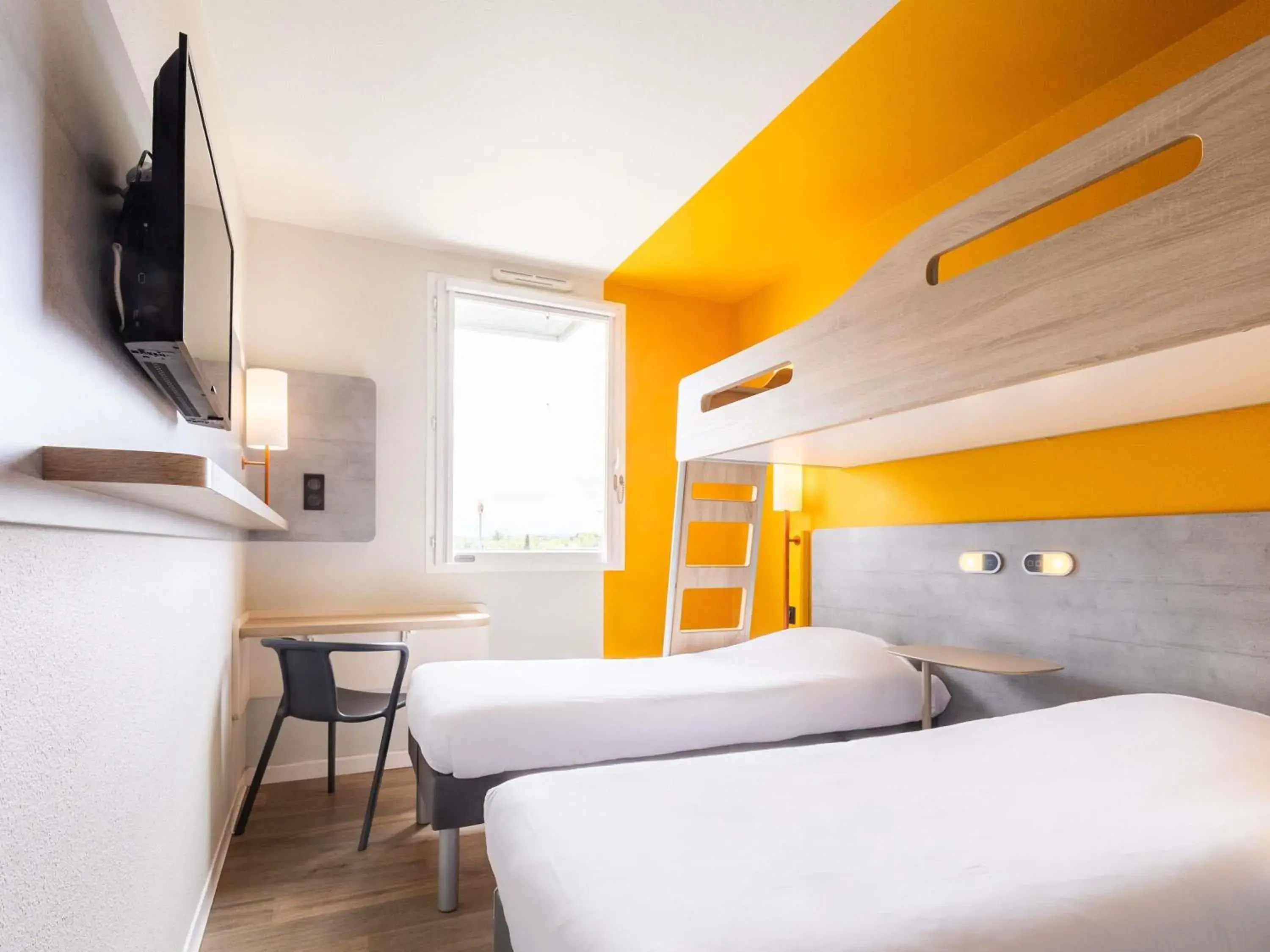 Bedroom, Bed in ibis budget Carcassonne Aéroport - A61 Bedroom, Bed in ibis budget Carcassonne Aéroport - A61