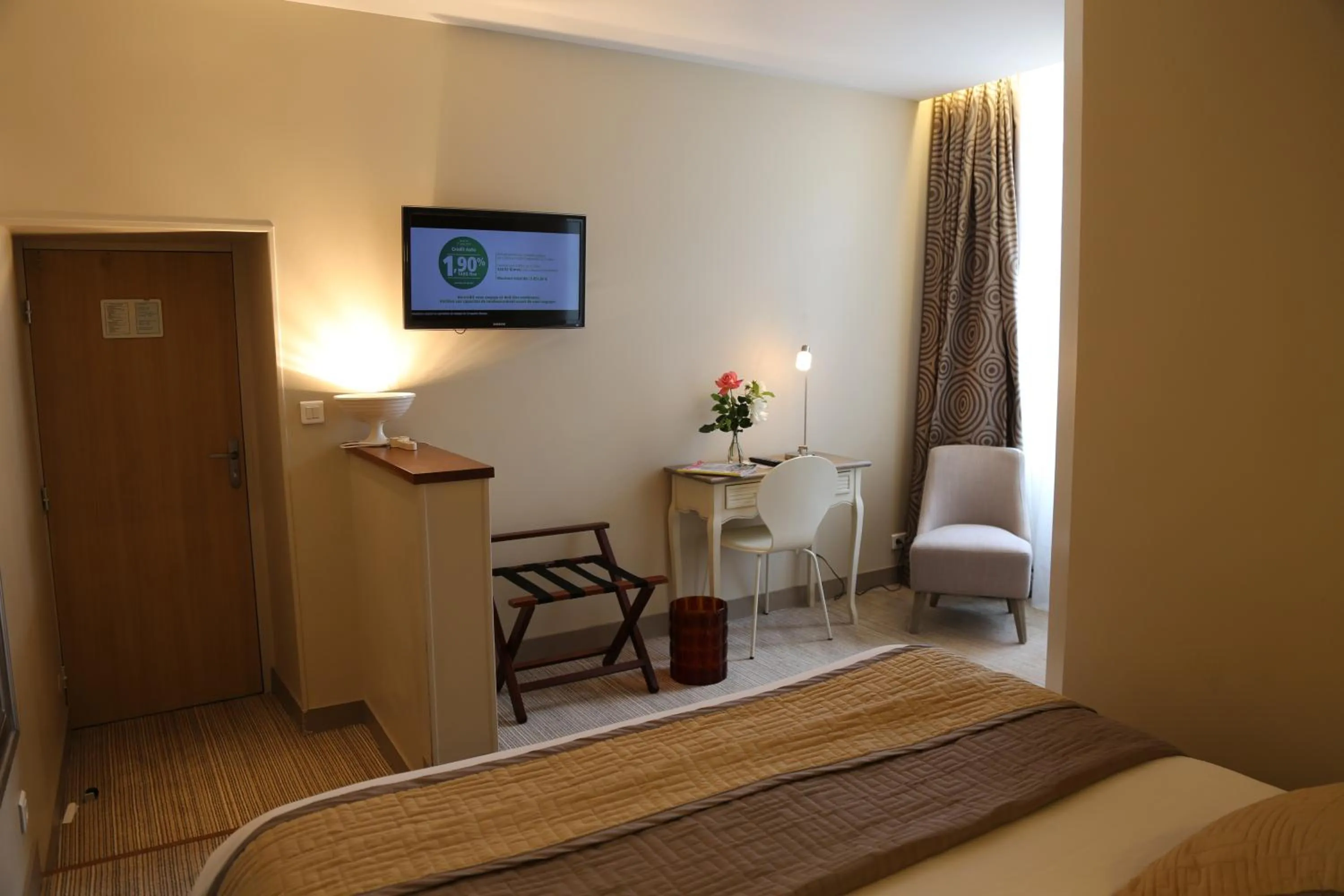 TV and multimedia, Bed in Hôtel Moderna