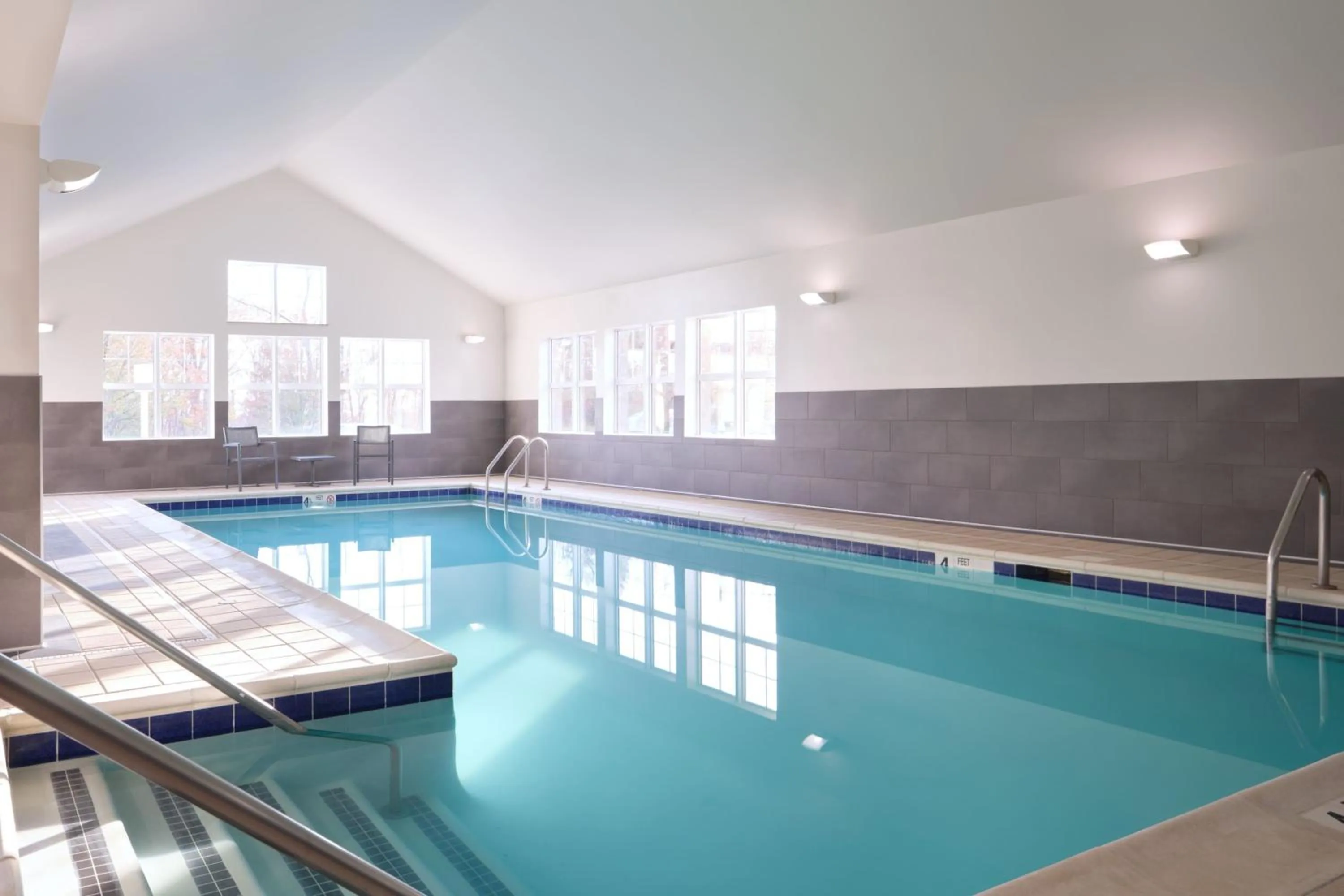 Swimming pool in Residence Inn by Marriott Albany East Greenbush/Tech Valley