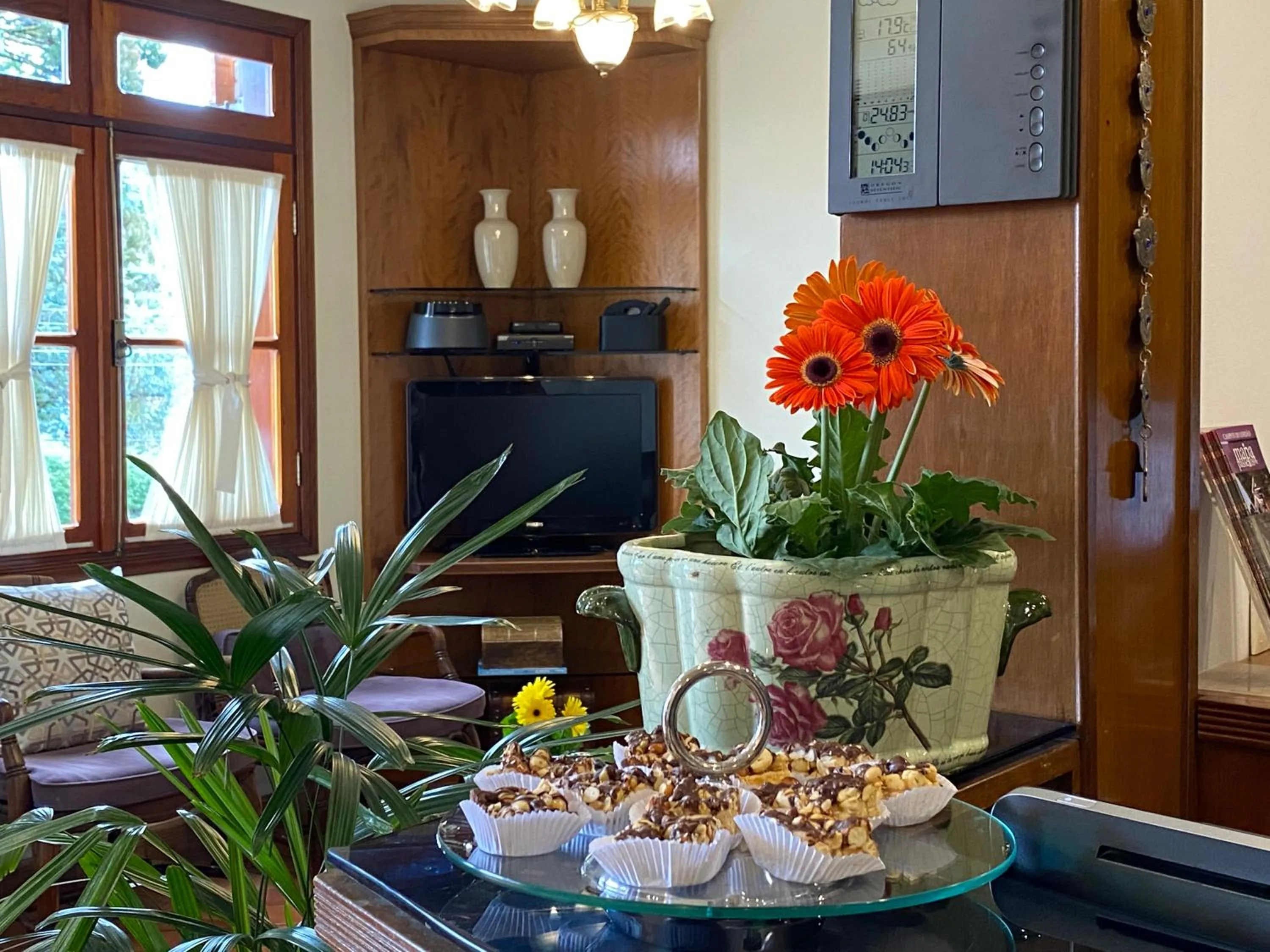 Lobby or reception in Pousada Campos de Provence Campos do Jordão