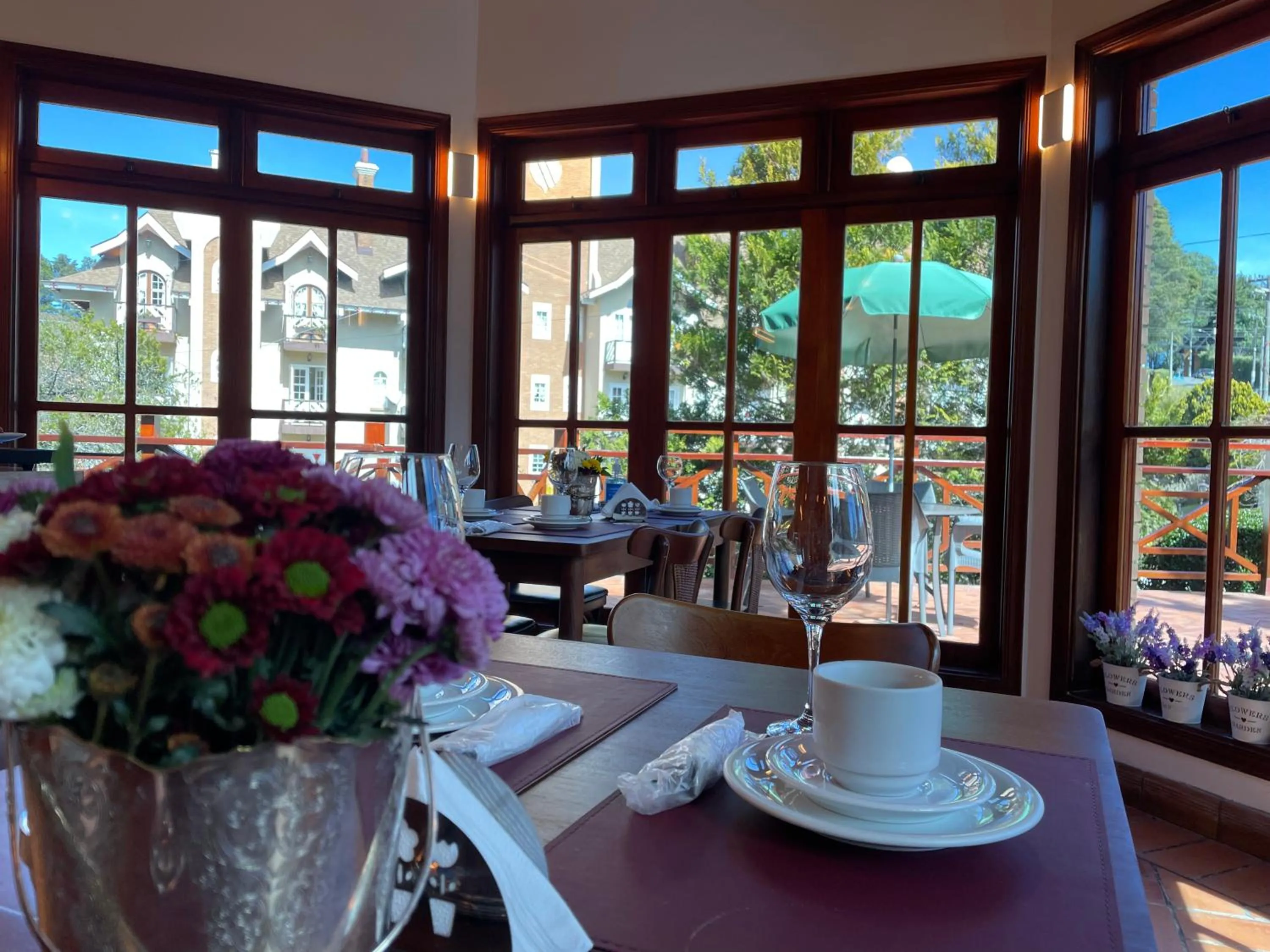 Patio in Pousada Campos de Provence Campos do Jordão