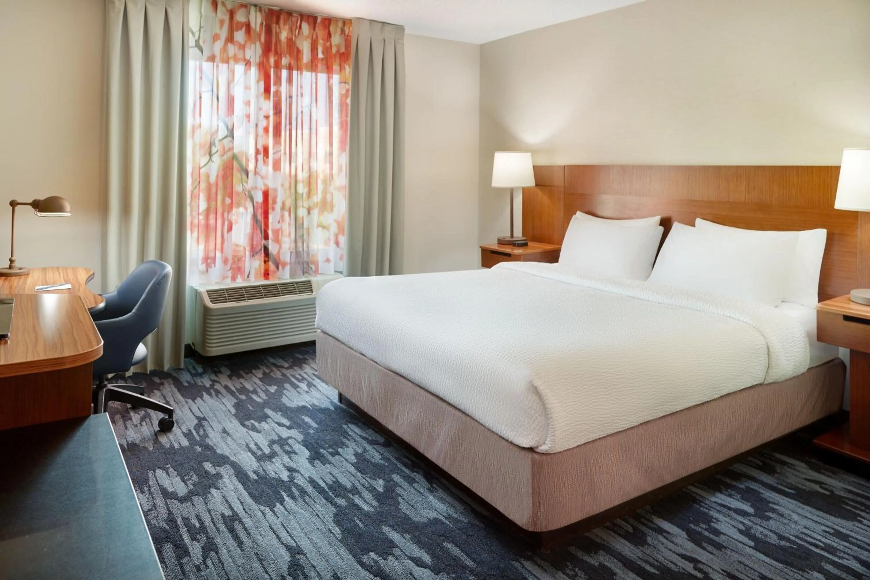 Photo of the whole room, Bed in Fairfield Inn & Suites by Marriott Anderson Clemson