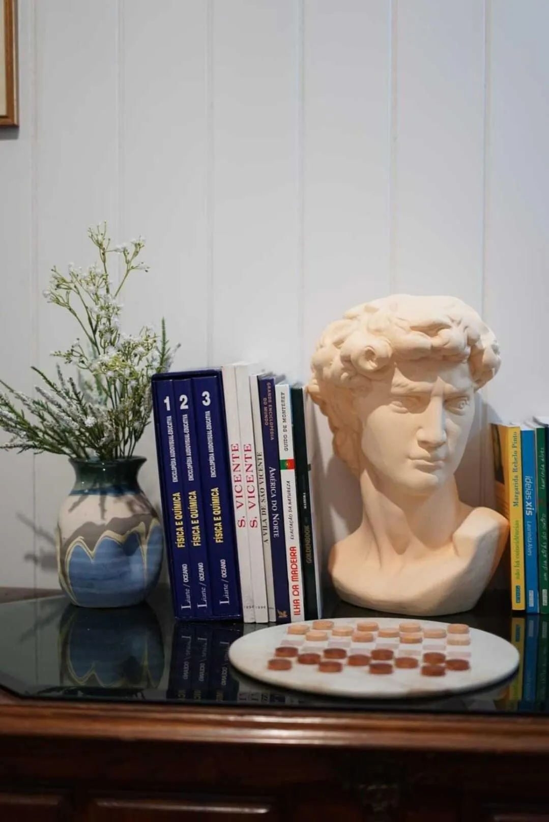 Living room in Gardens Guest House