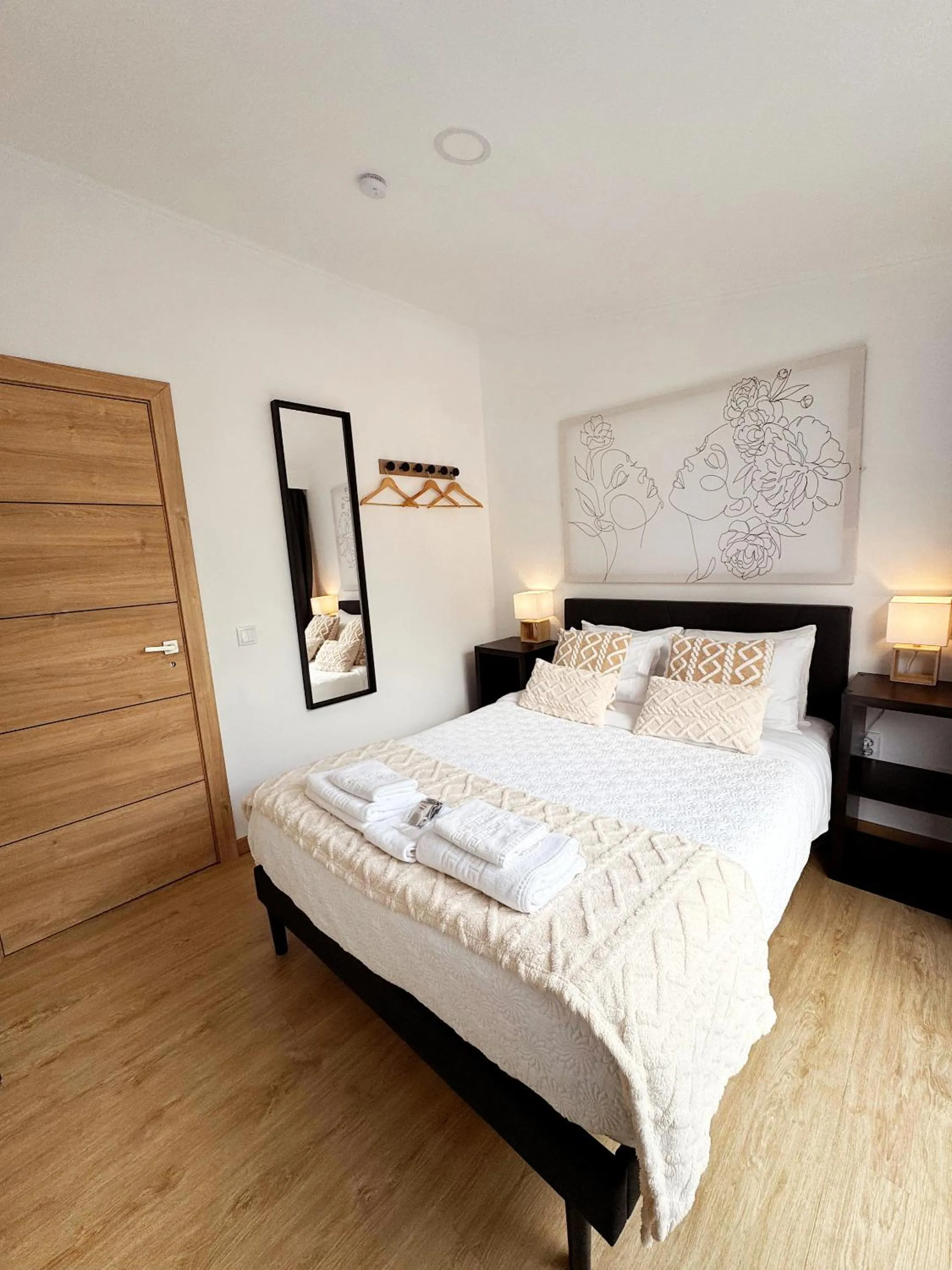 Bedroom, Bed in Gardens Guest House