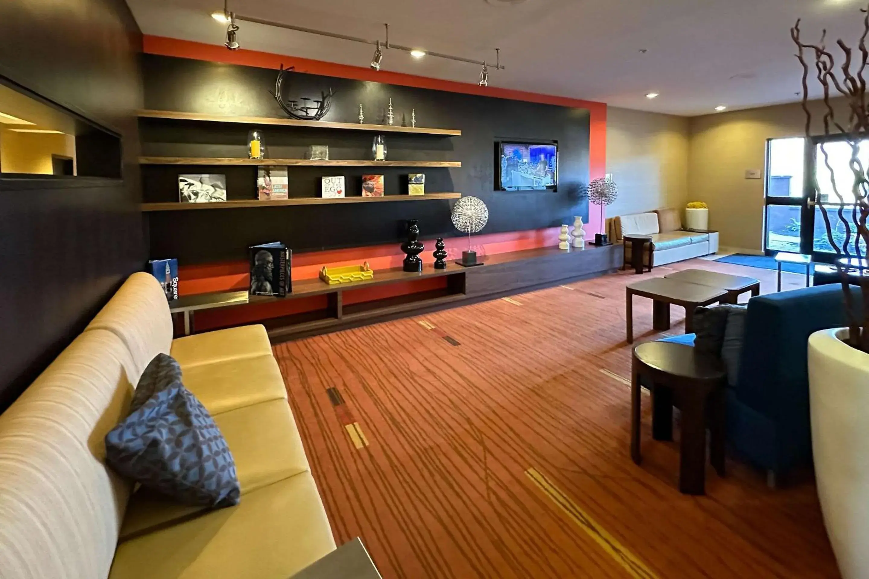 Lobby or reception in Courtyard Altoona Lobby or reception in Courtyard Altoona