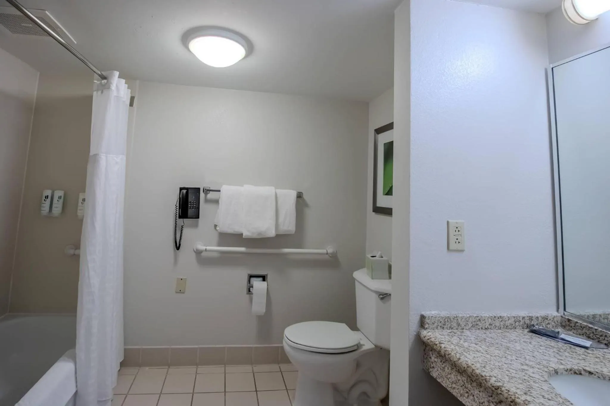 Bedroom in Country Inn & Suites by Radisson, Convention Center