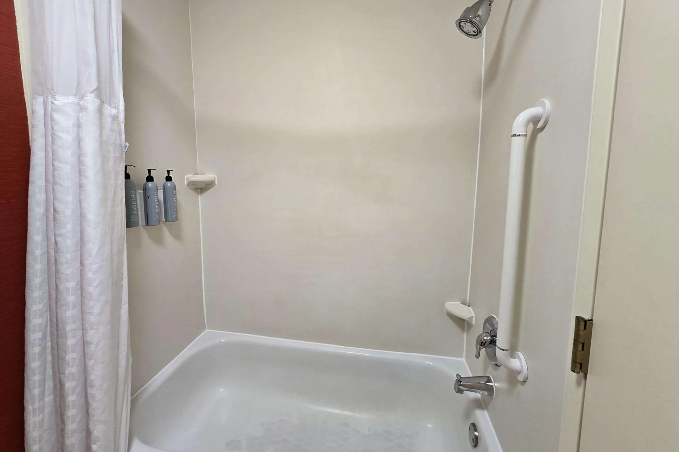 Bedroom in Courtyard Altoona