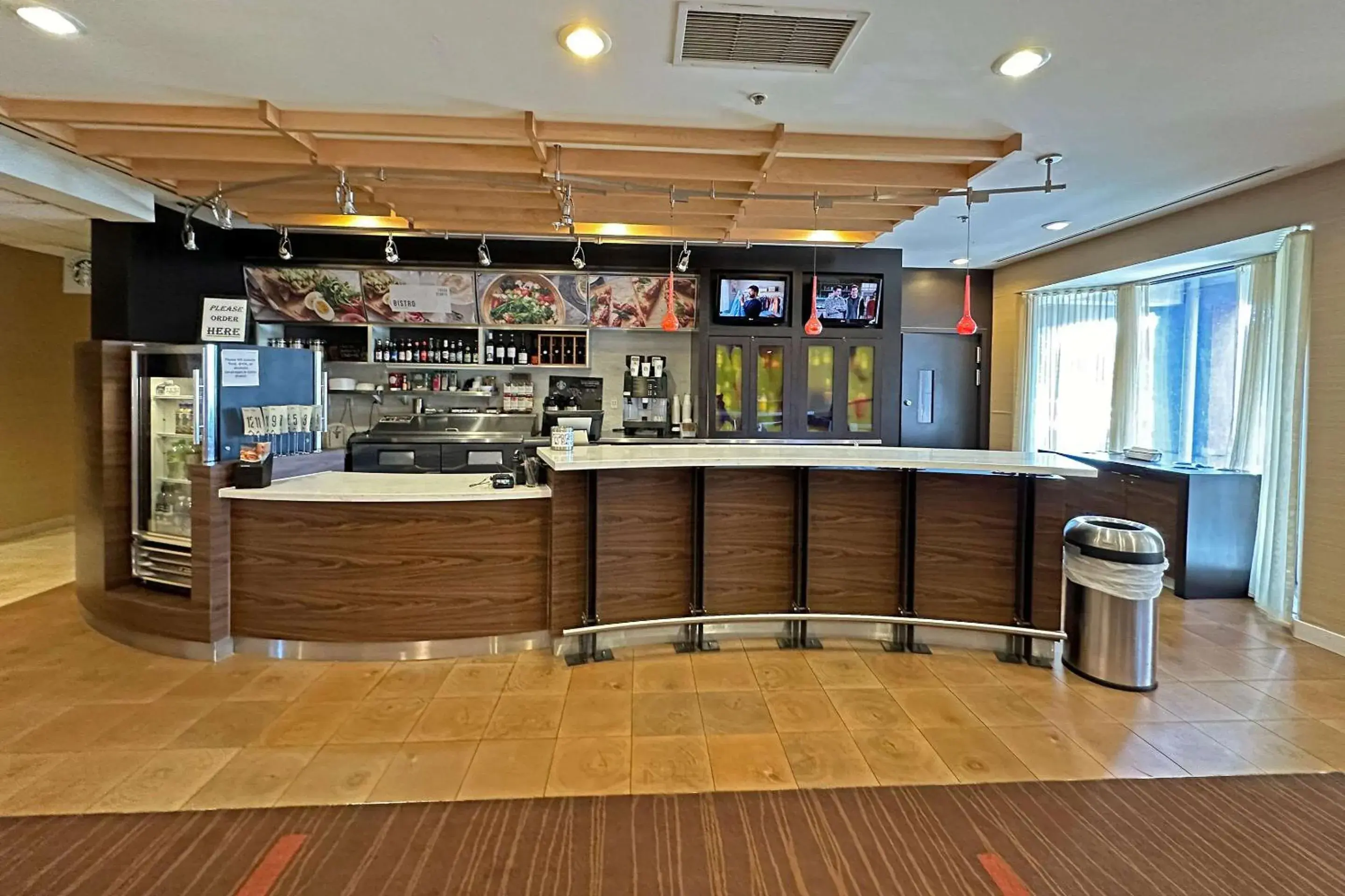 Breakfast in Courtyard Altoona Breakfast in Courtyard Altoona