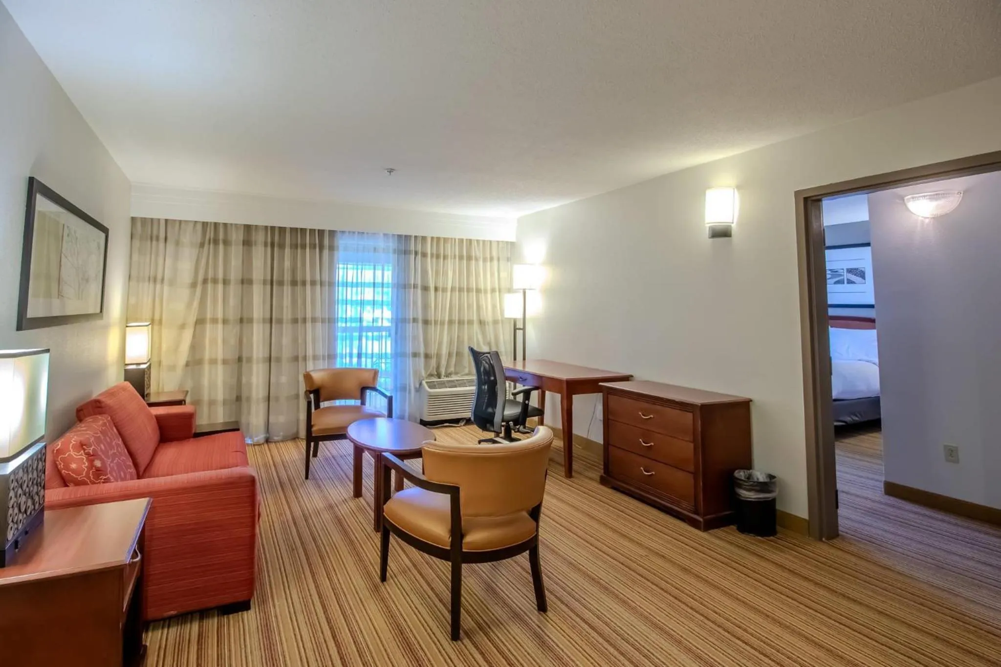 Bedroom in Country Inn & Suites by Radisson, Convention Center