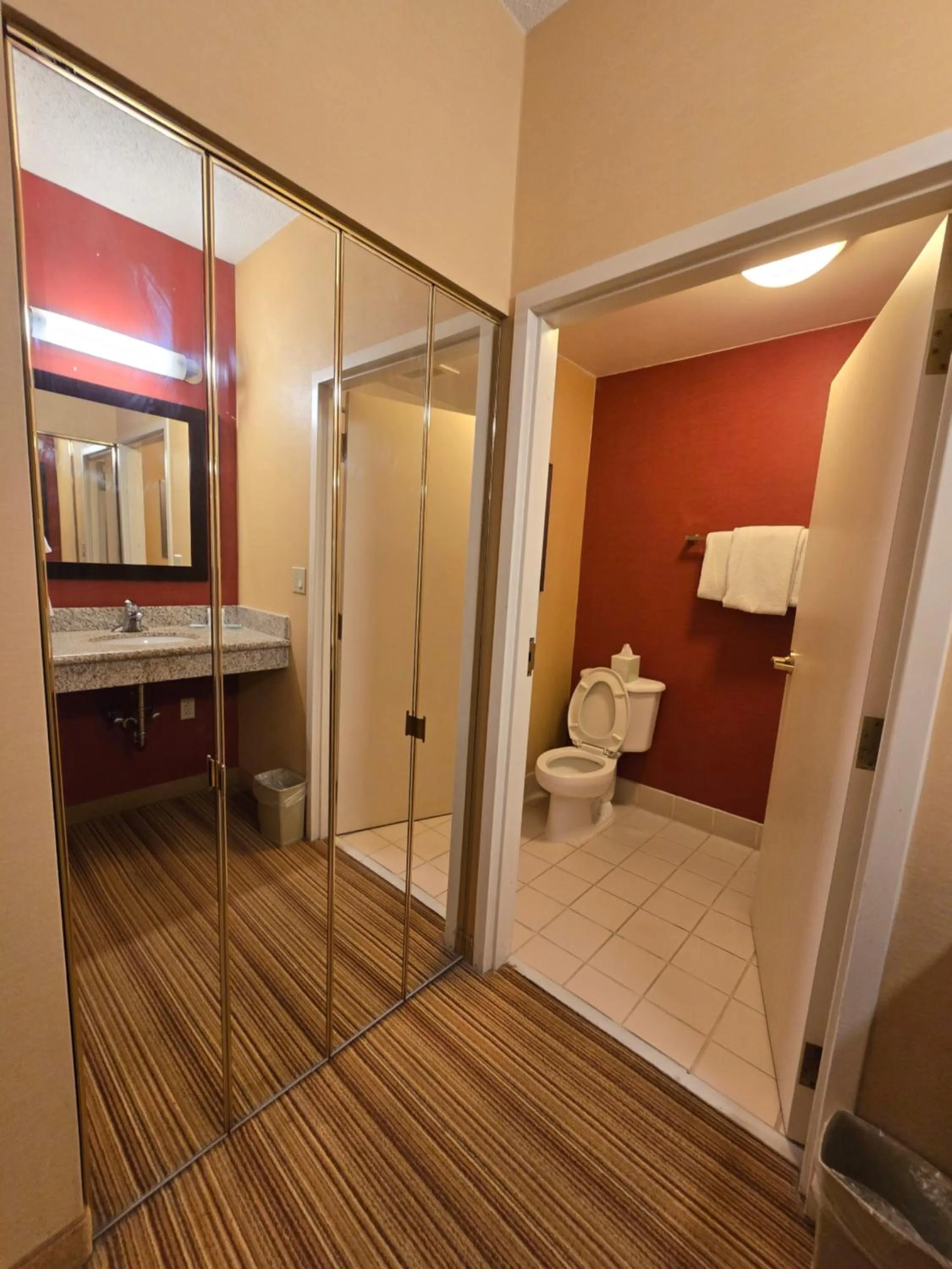 Bathroom in Courtyard Altoona