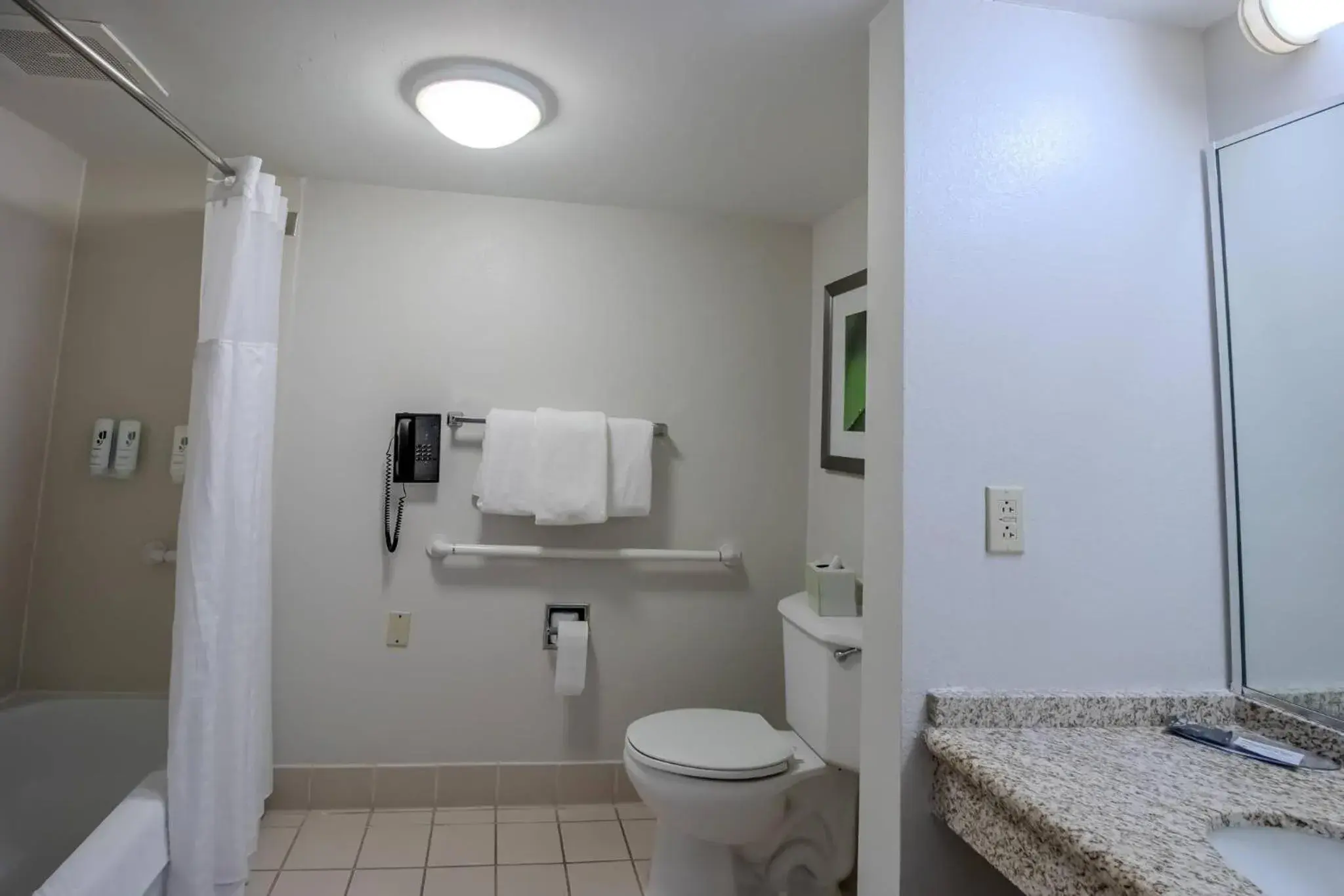 Bedroom in Country Inn & Suites by Radisson, Convention Center Bedroom in Country Inn & Suites by Radisson, Convention Center