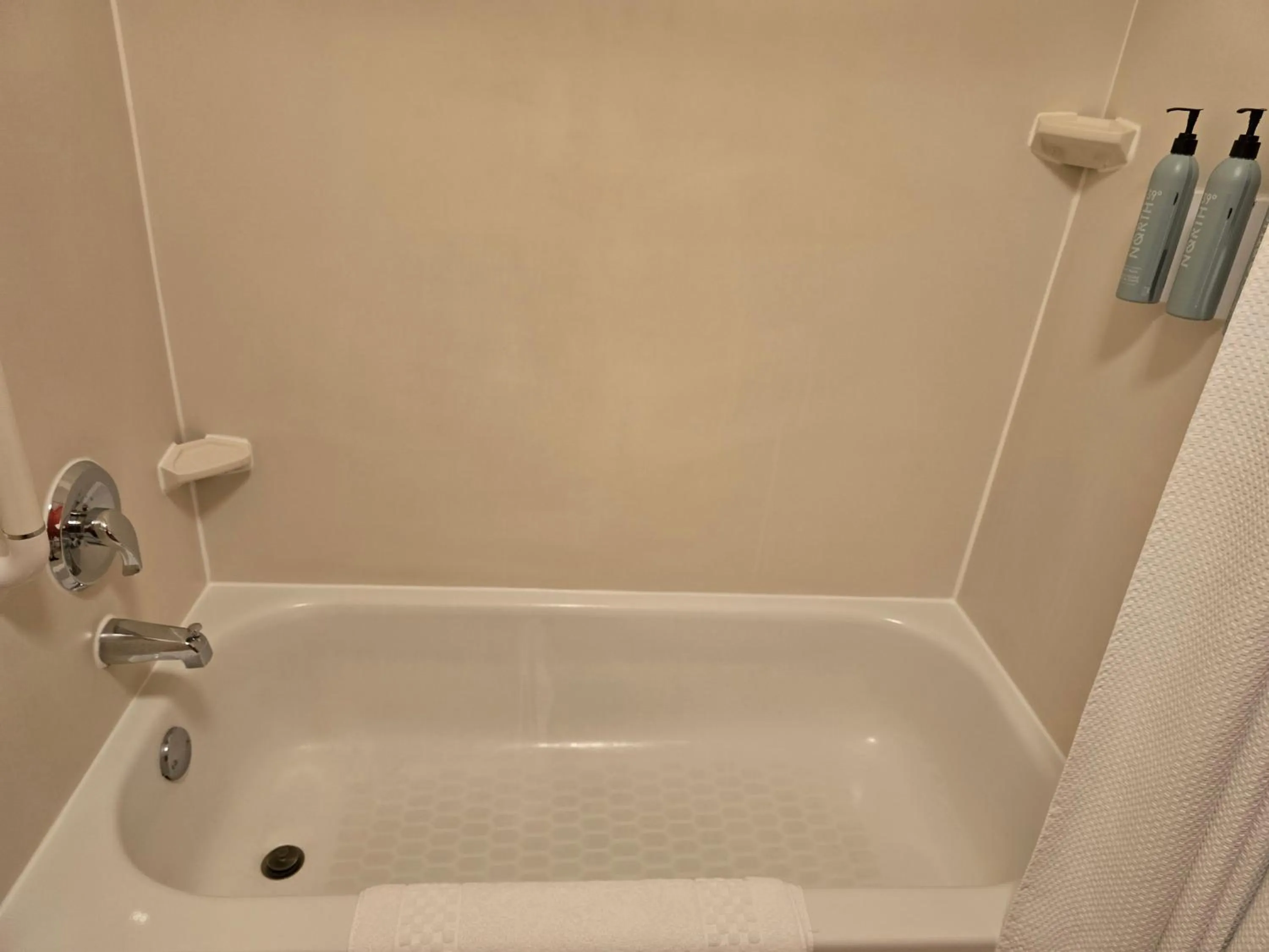 Bathroom in Courtyard Altoona