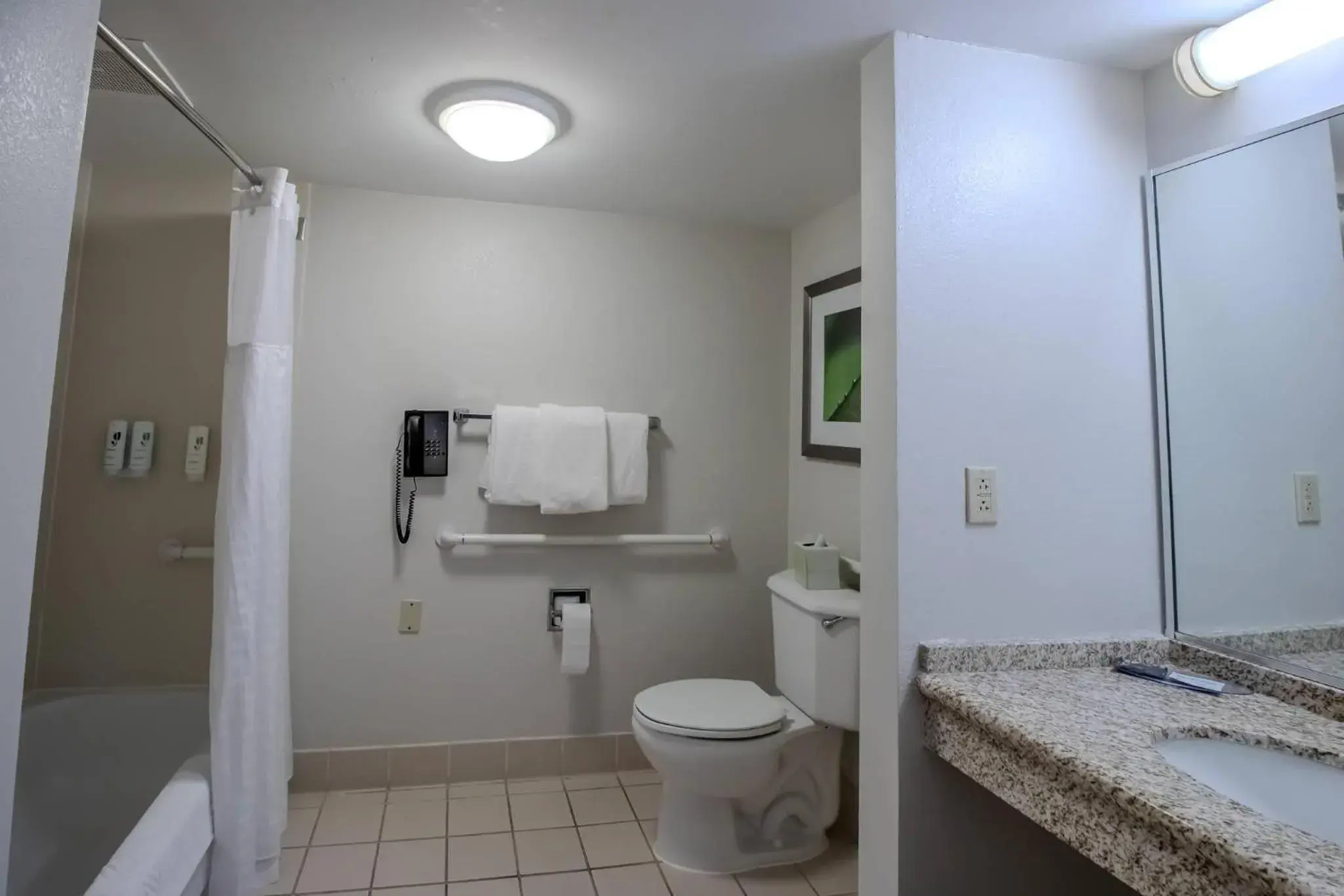 Bedroom in Country Inn & Suites by Radisson, Convention Center Bedroom in Country Inn & Suites by Radisson, Convention Center