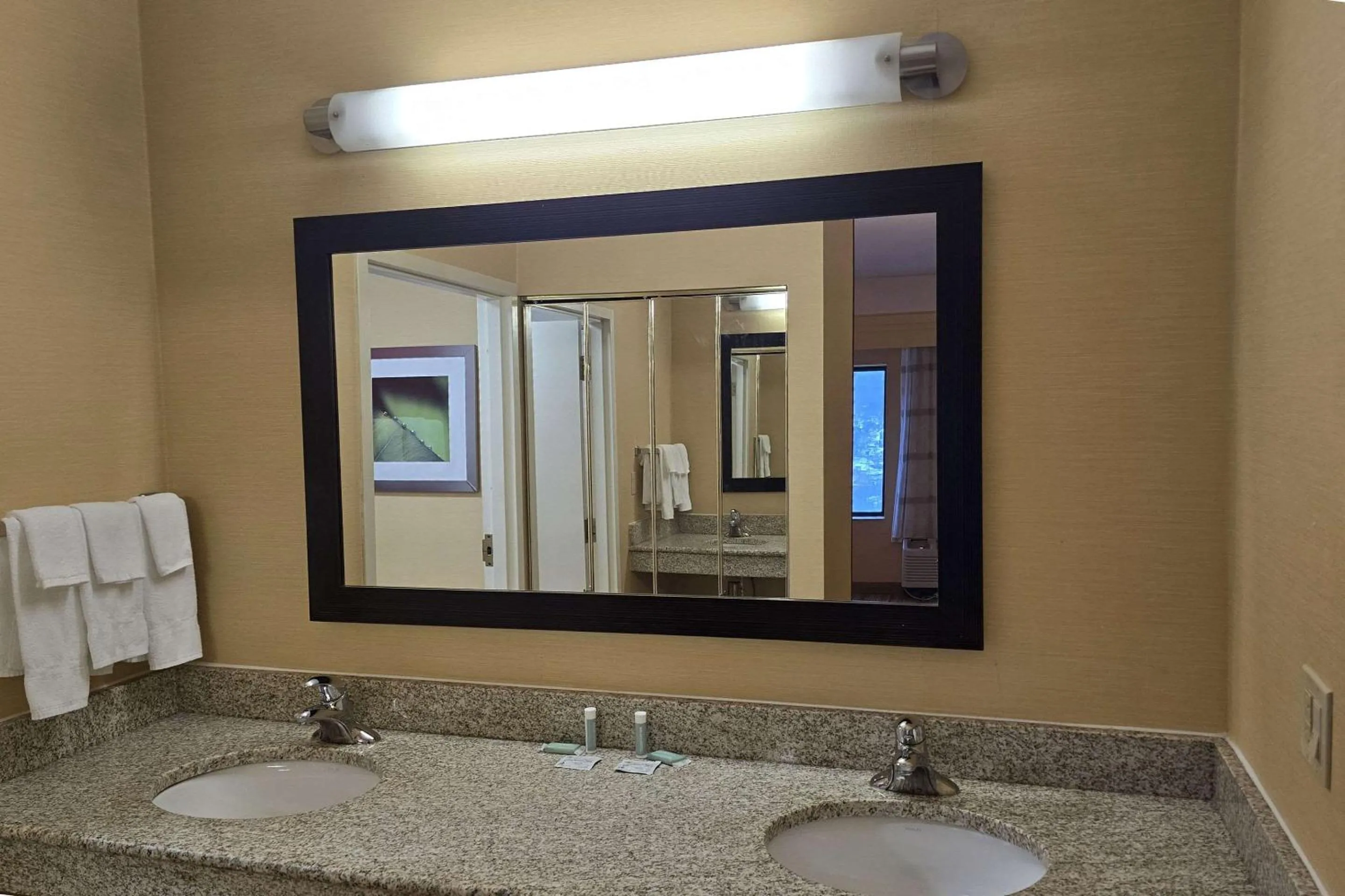 Bedroom in Courtyard Altoona