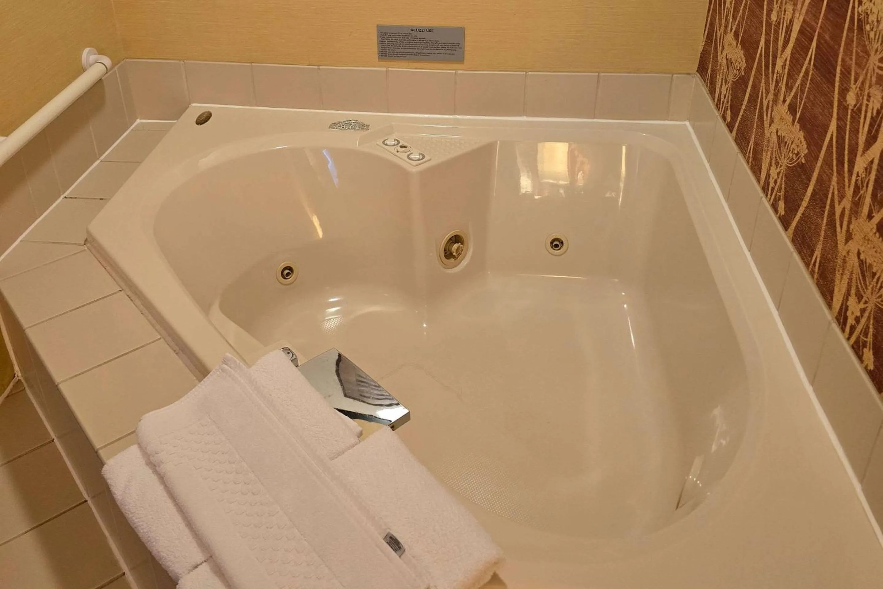 Bedroom in Courtyard Altoona