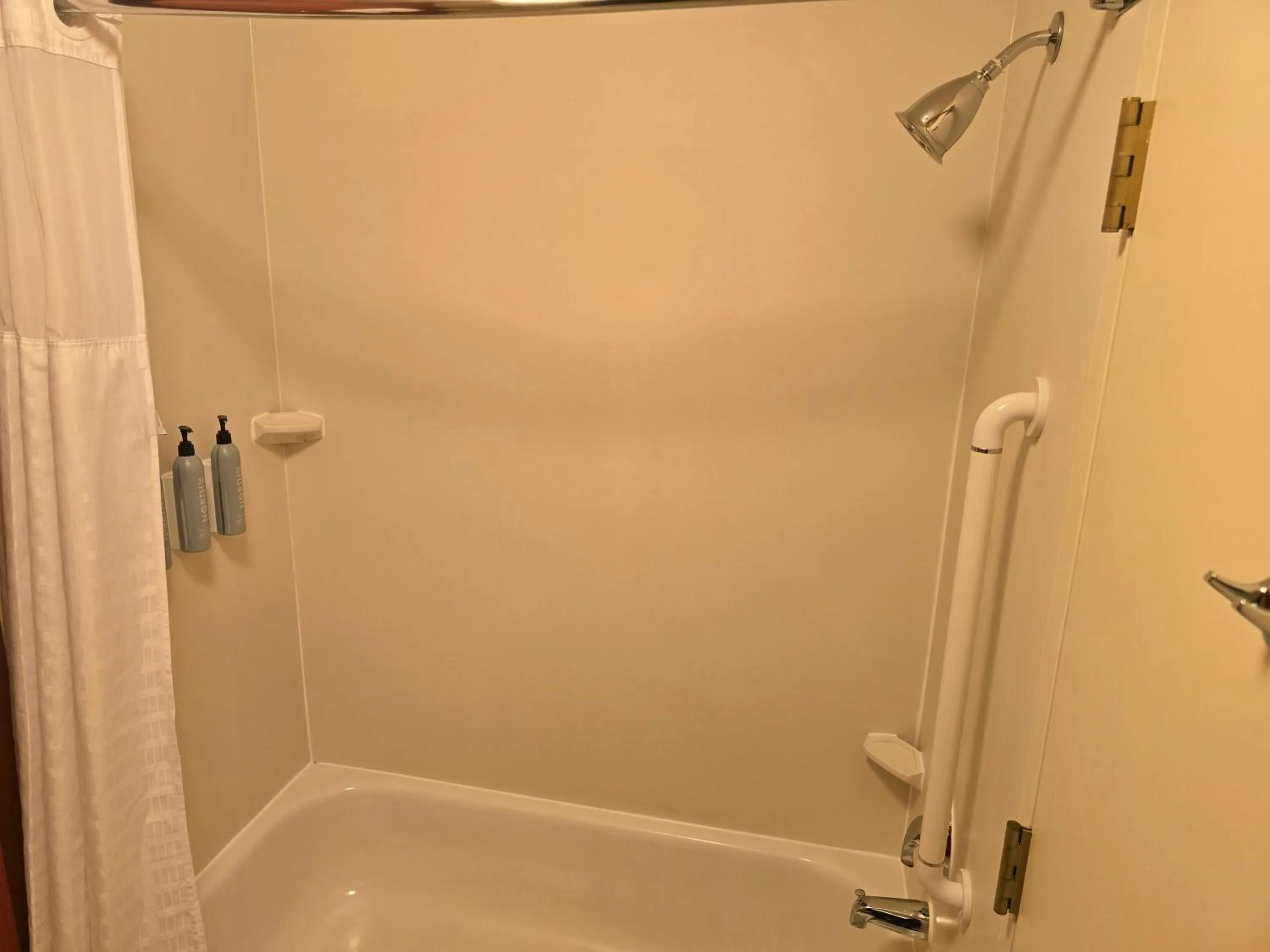 Bathroom in Courtyard Altoona