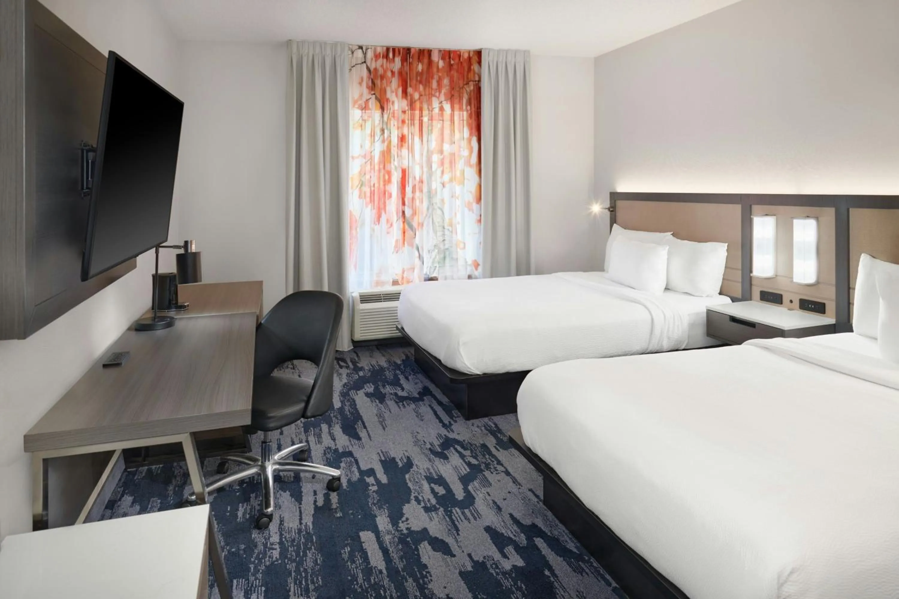 Photo of the whole room, Bed in Fairfield Inn & Suites Cartersville