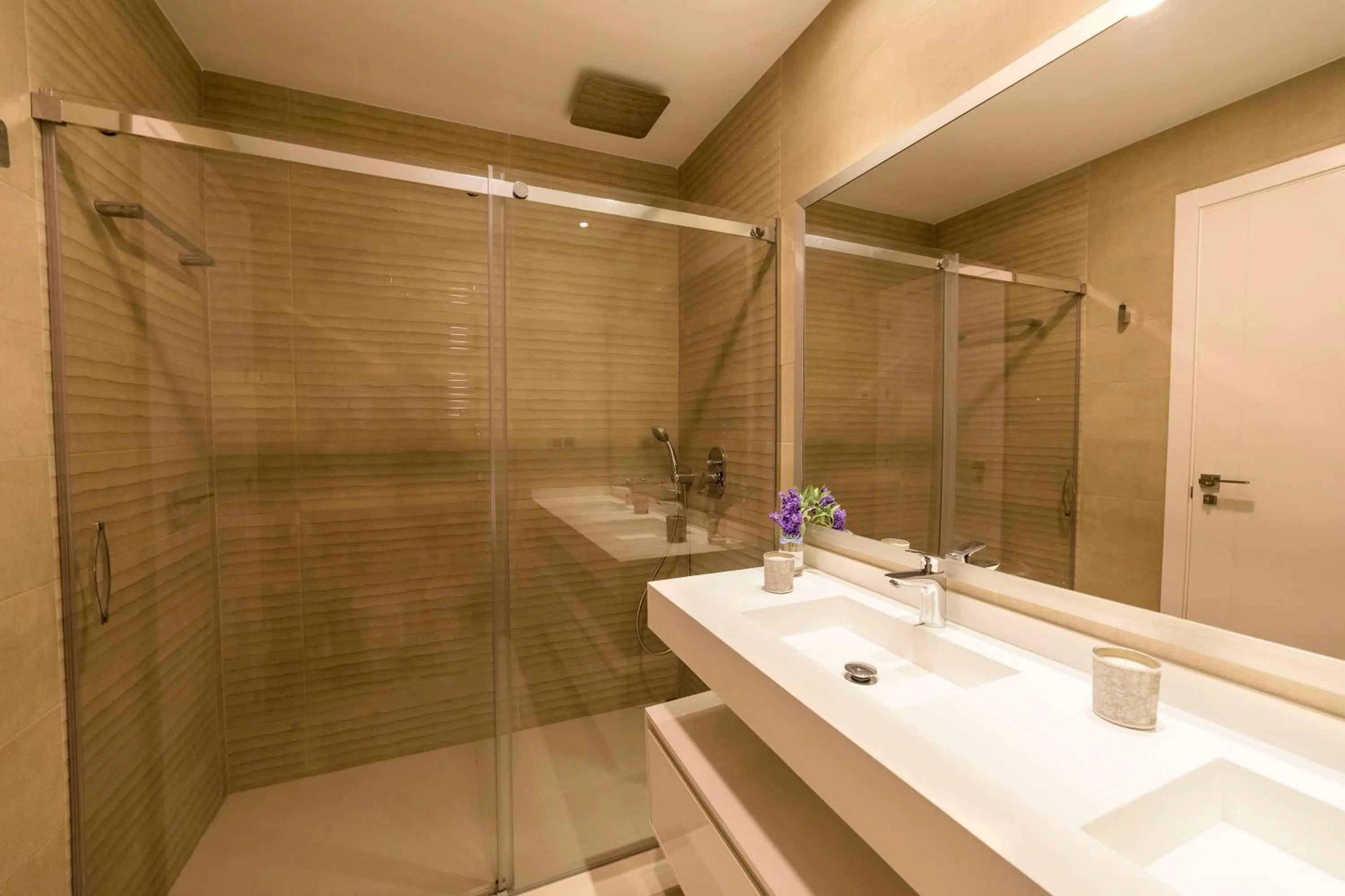 Bathroom in Sunset Drive Benidorm by Mar Holidays
