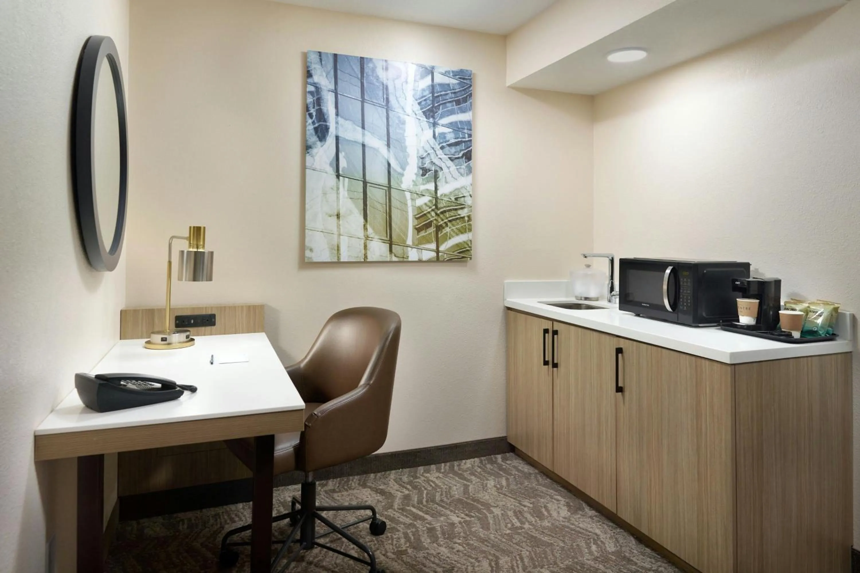 Photo of the whole room in SpringHill Suites by Marriott Atlanta Six Flags